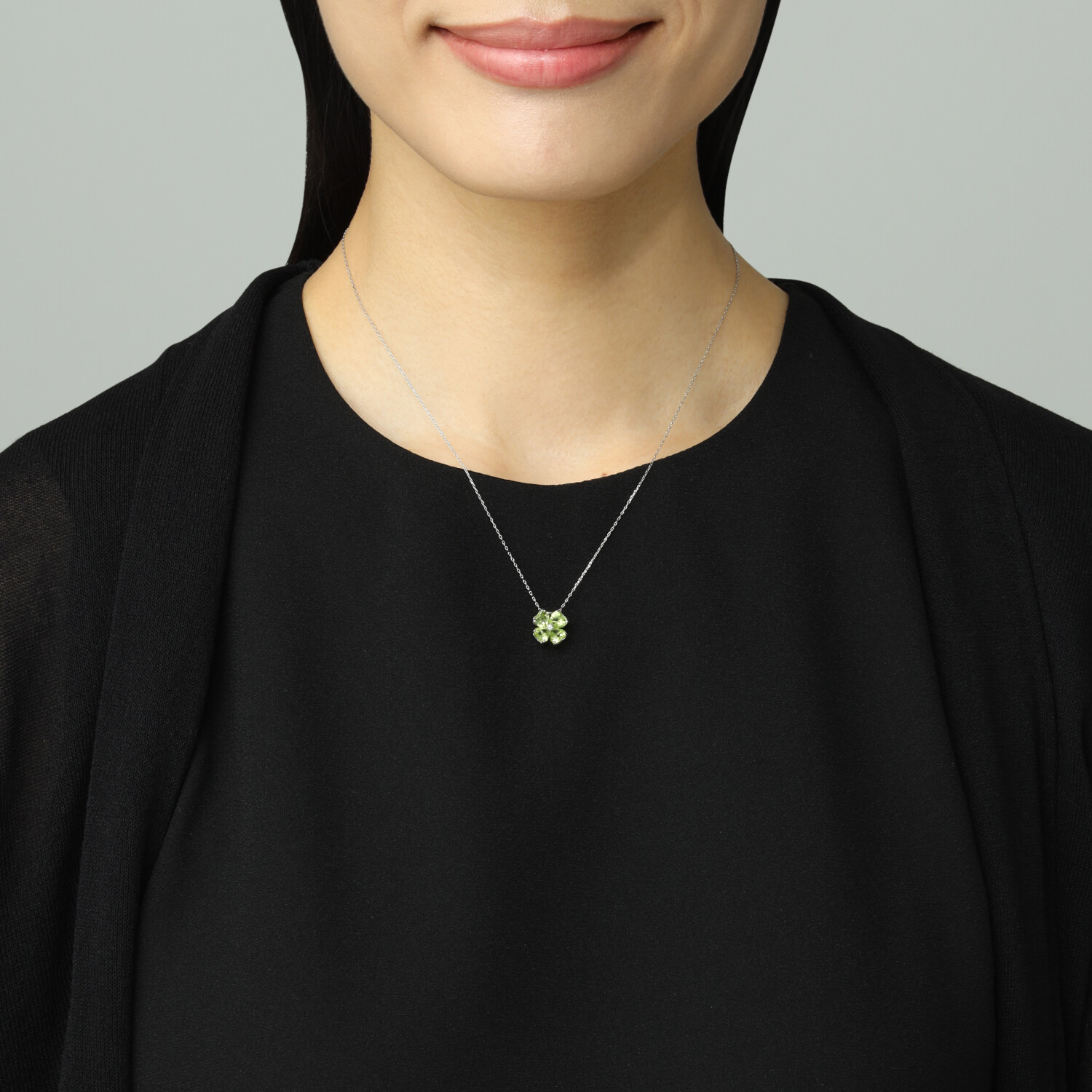 ビジューフルレゾン コローレ プラチナ９００ ペリドット＆ ダイヤモンド クローバーモティーフ ペンダントトップ