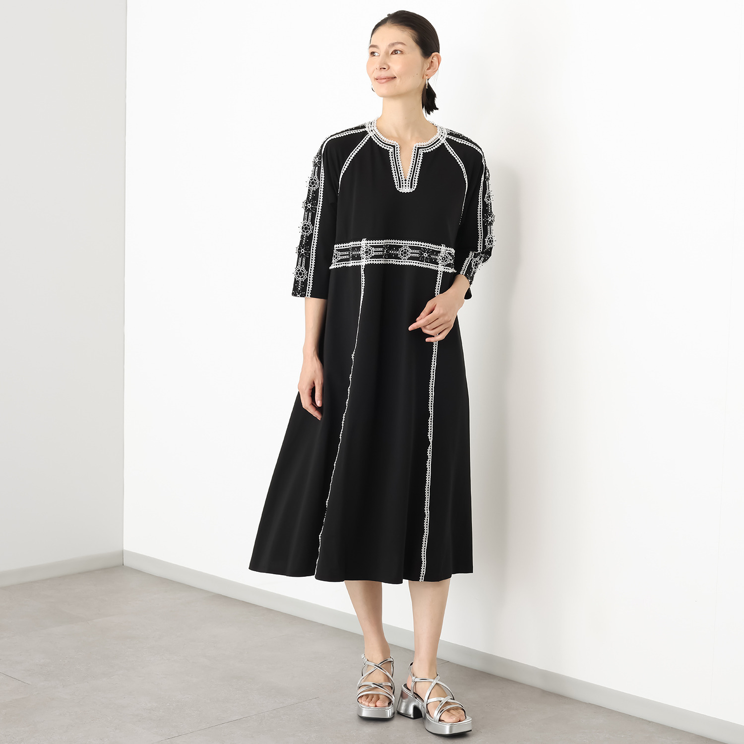 キョウコ　ヒガ レーストリミングドレス