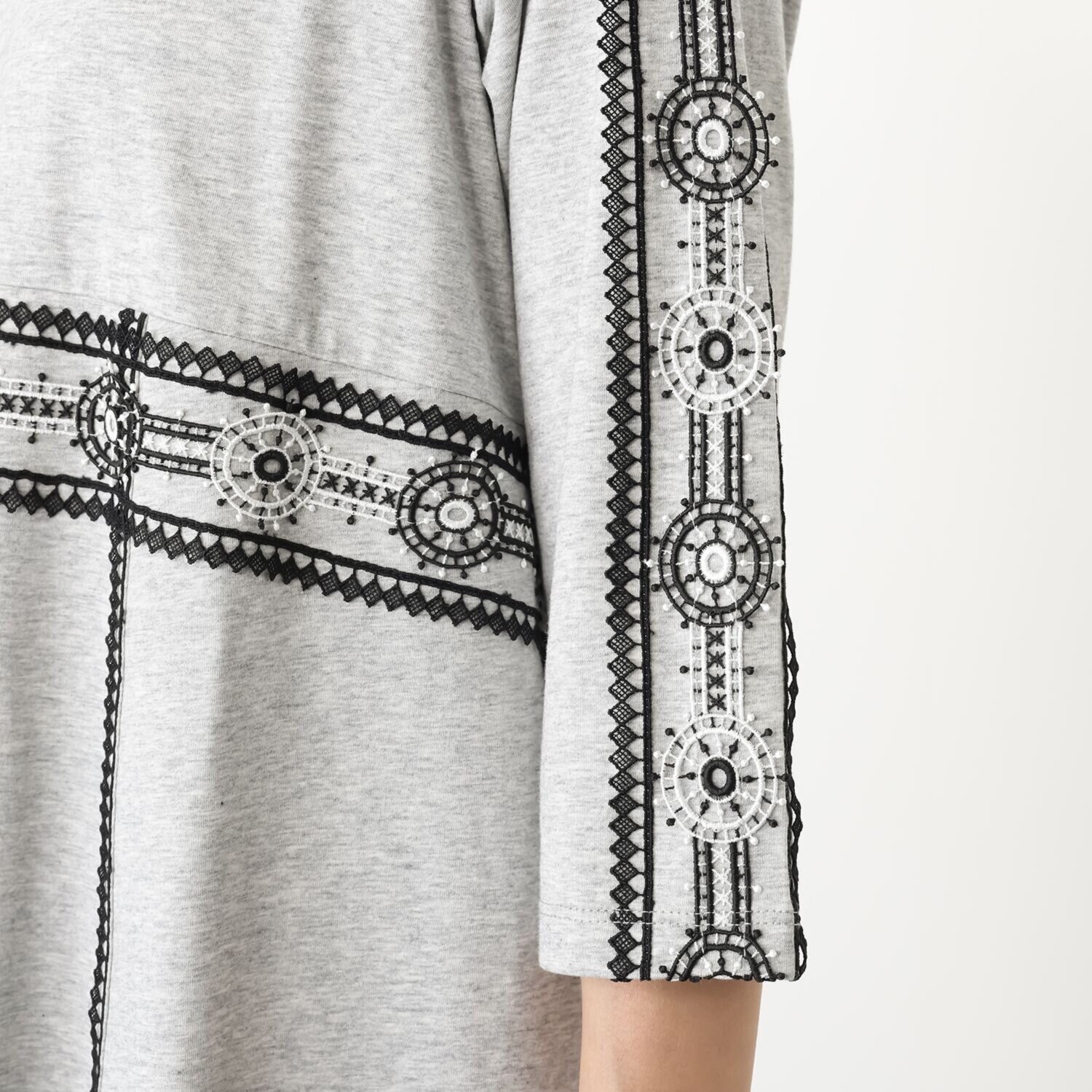 キョウコ　ヒガ レーストリミングドレス