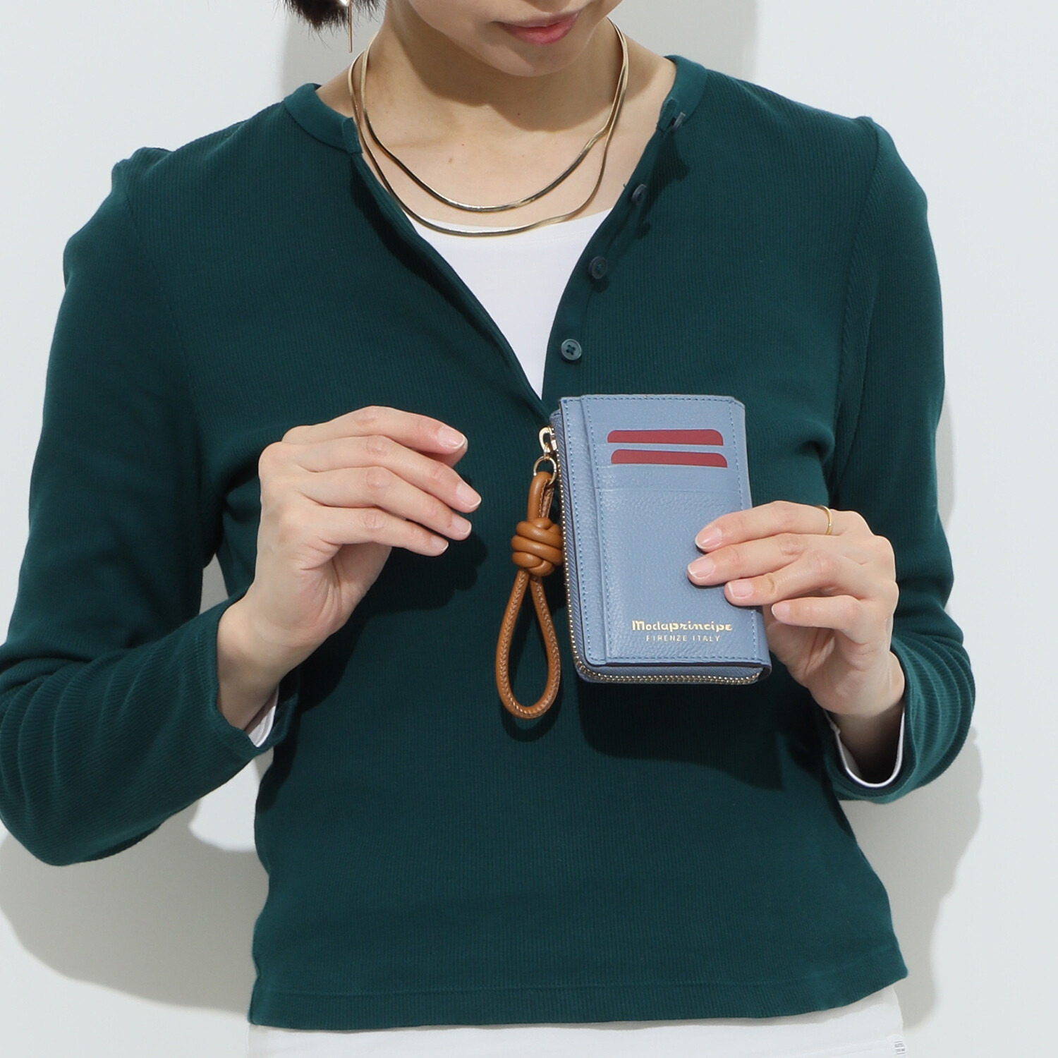 モーダプリンチペ はっ水 牛革シュリンク レガーレデザイン Ｌ字型ファスナー フラグメントケース