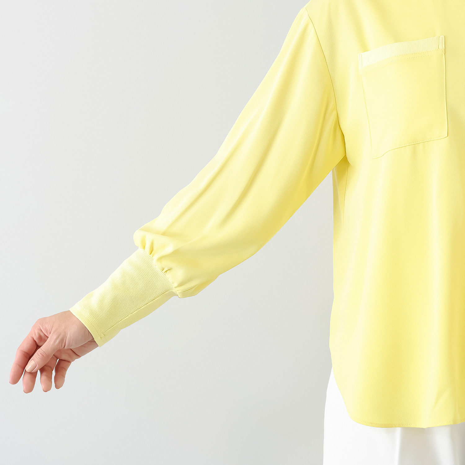 エムズ　スタイル ストレッチデシン 異素材切替 ヘンリーネック プルオーバー