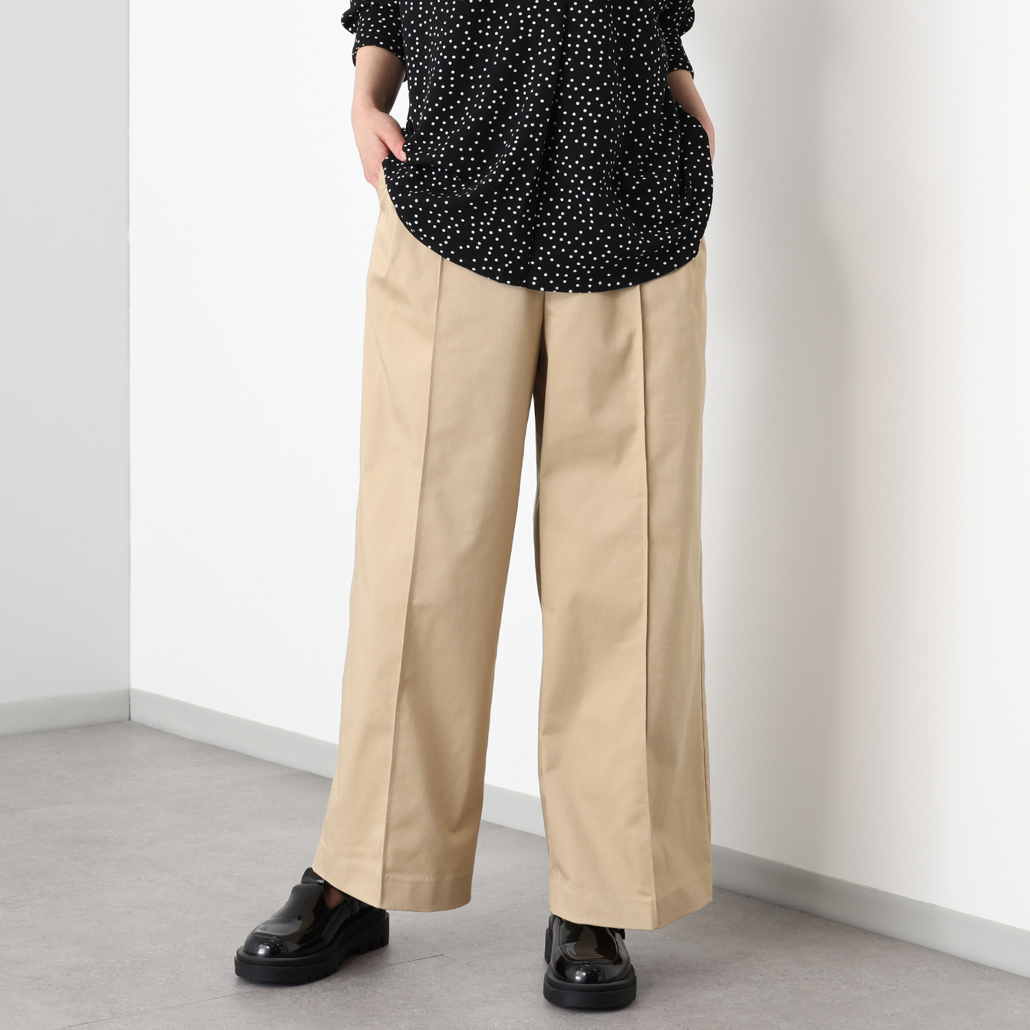 イロプライム センタープレス シークレットゴム コットンパンツ