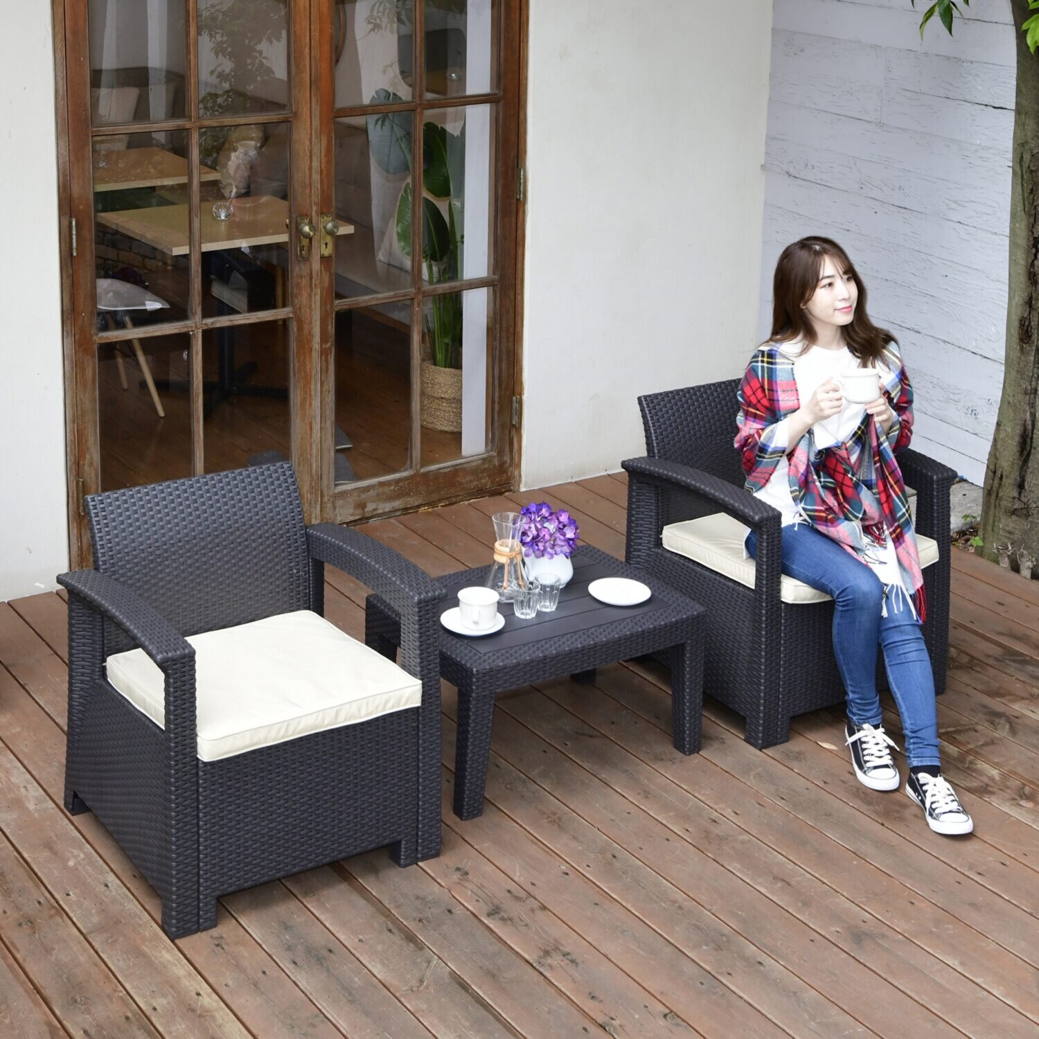 お庭が ガーデンリゾートに！ 簡単組み立てで、 快適な座り心地に こだわった ガーデンテーブル ３点セット　ウブドゥ