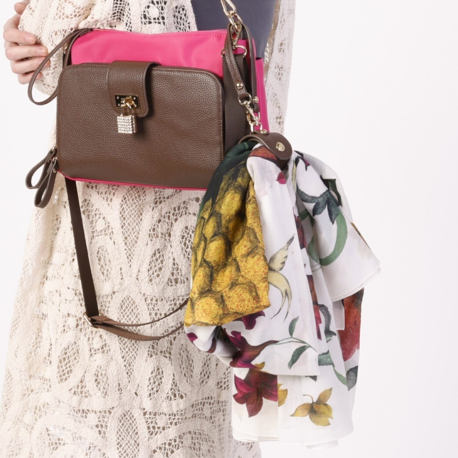 メイドバイスターズ ビジューモティーフ付き マルチホルダーストラップ