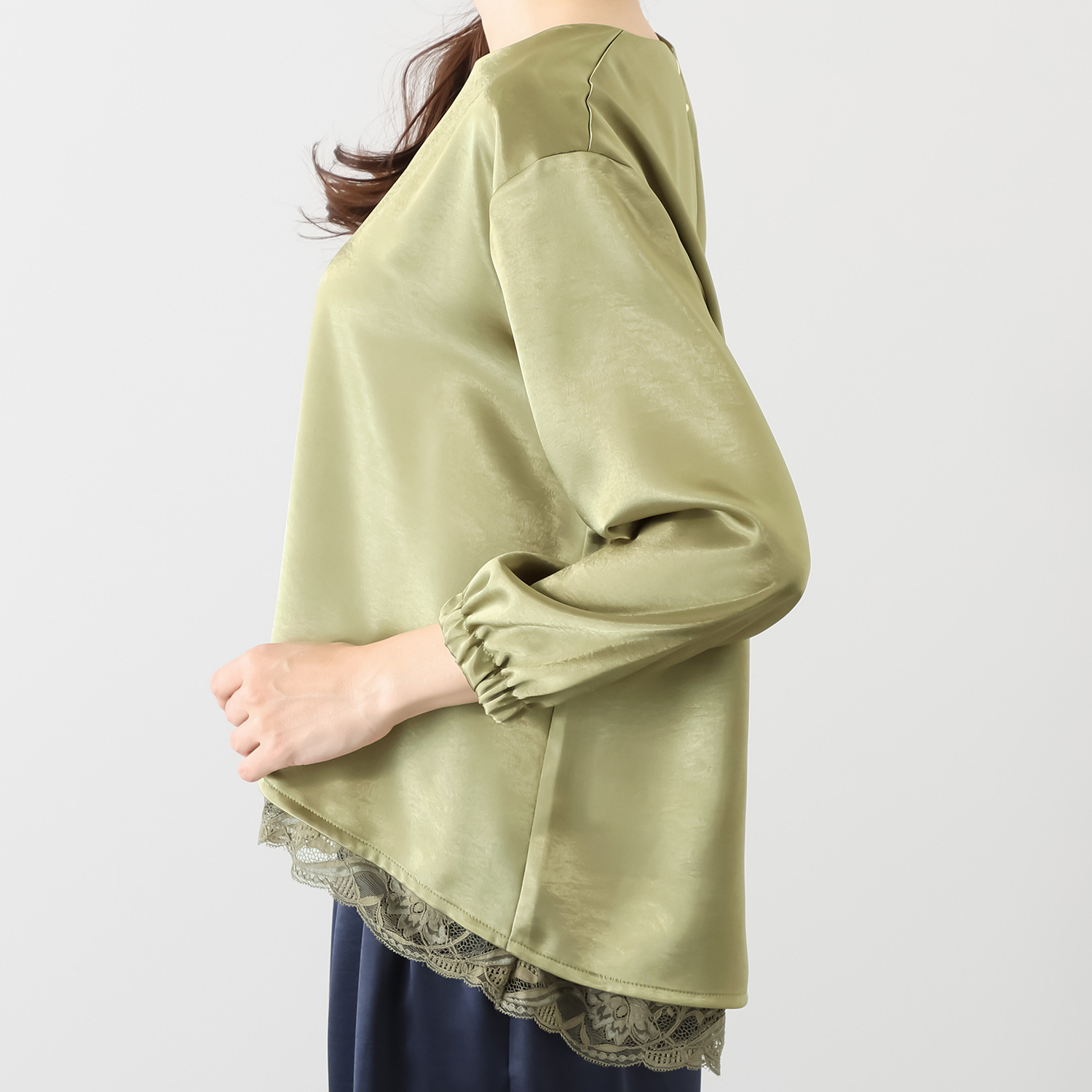 リミナル レースレイヤード サテンブラウス