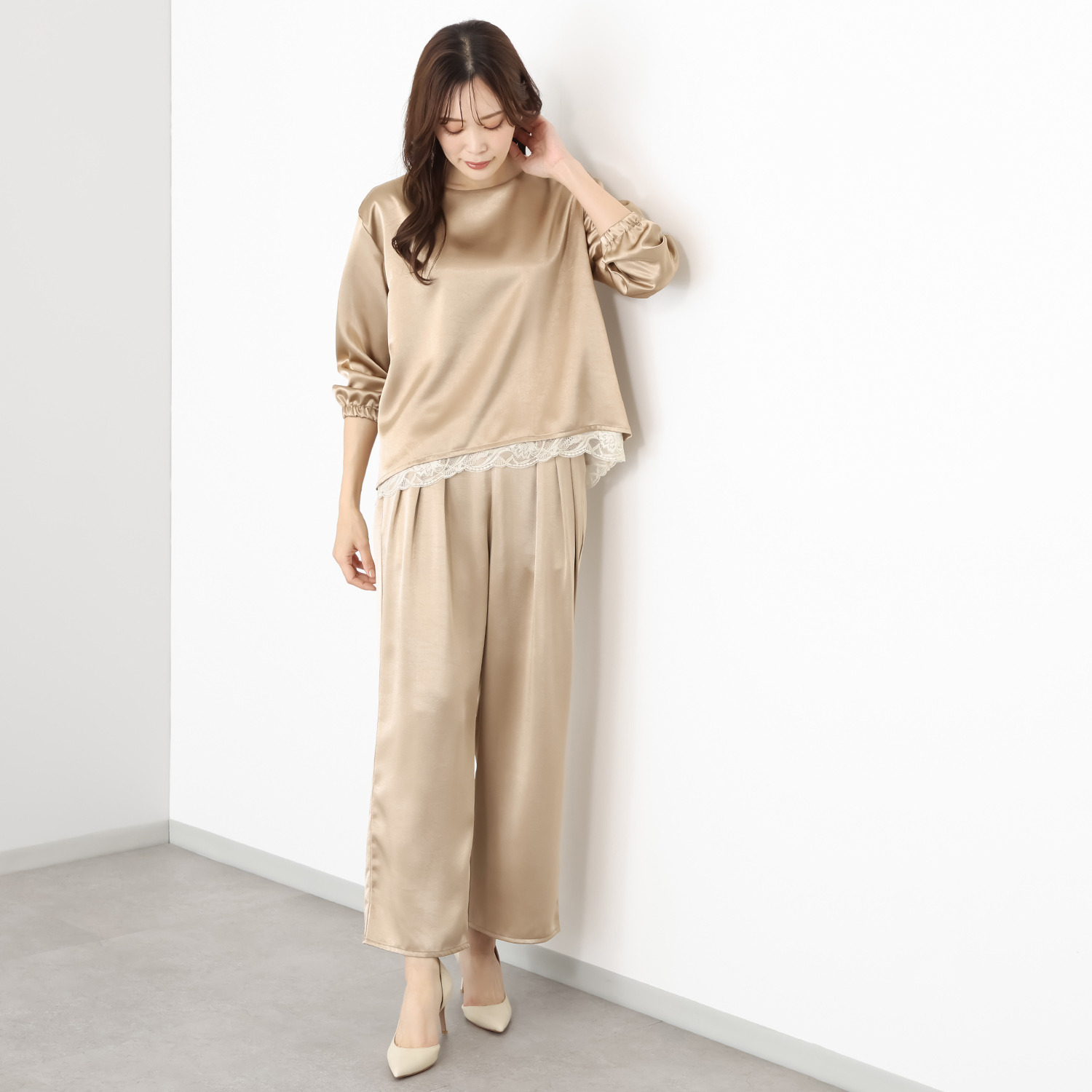 リミナル レースレイヤード サテンブラウス