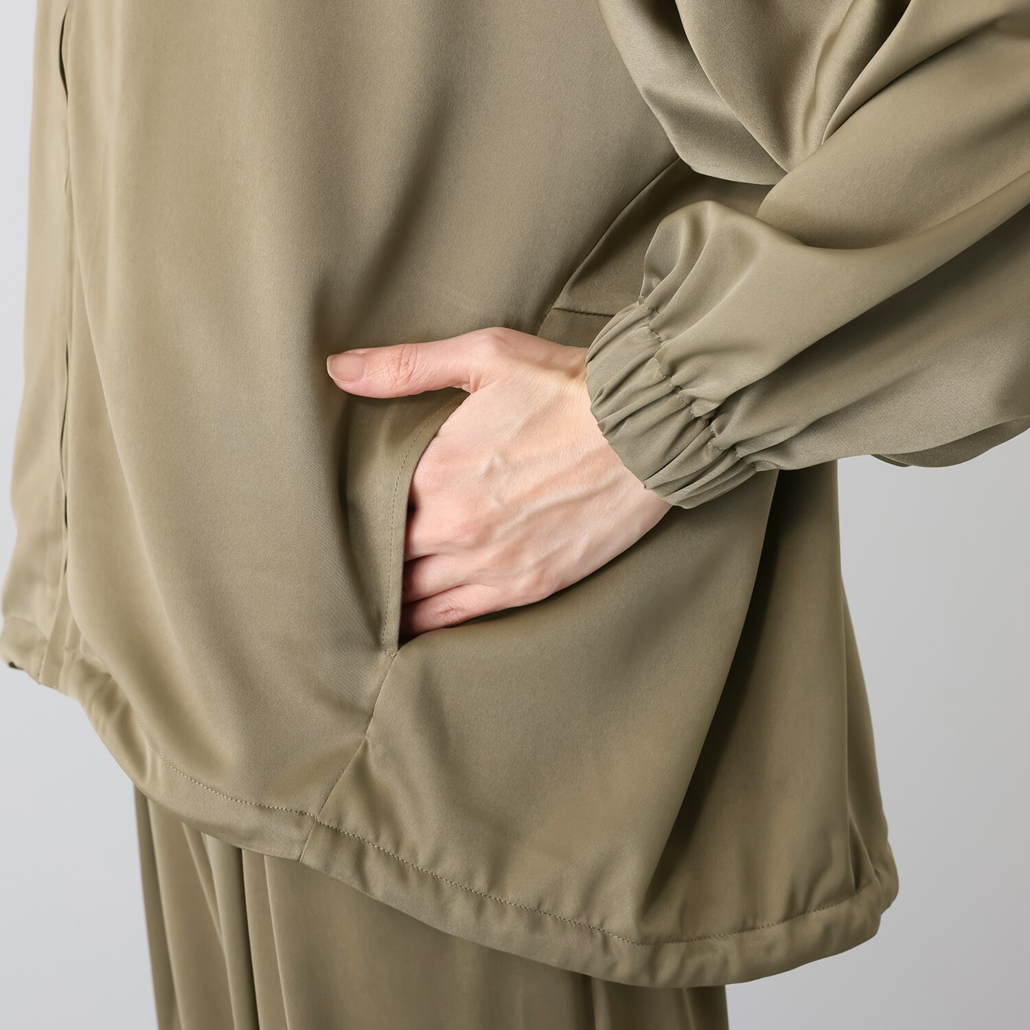 リラリー サテン ブルゾン