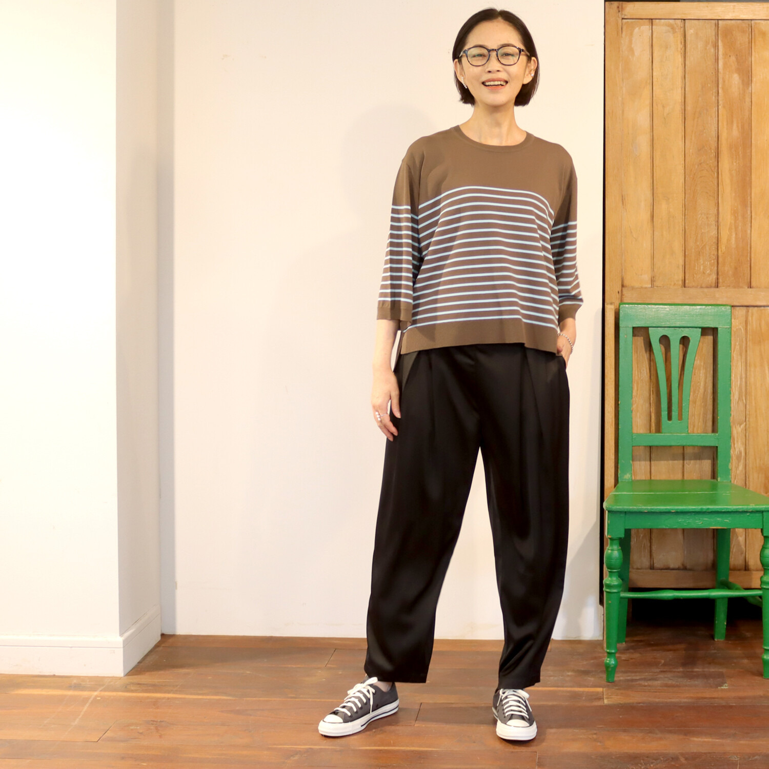 リラリー サテン テーパードパンツ