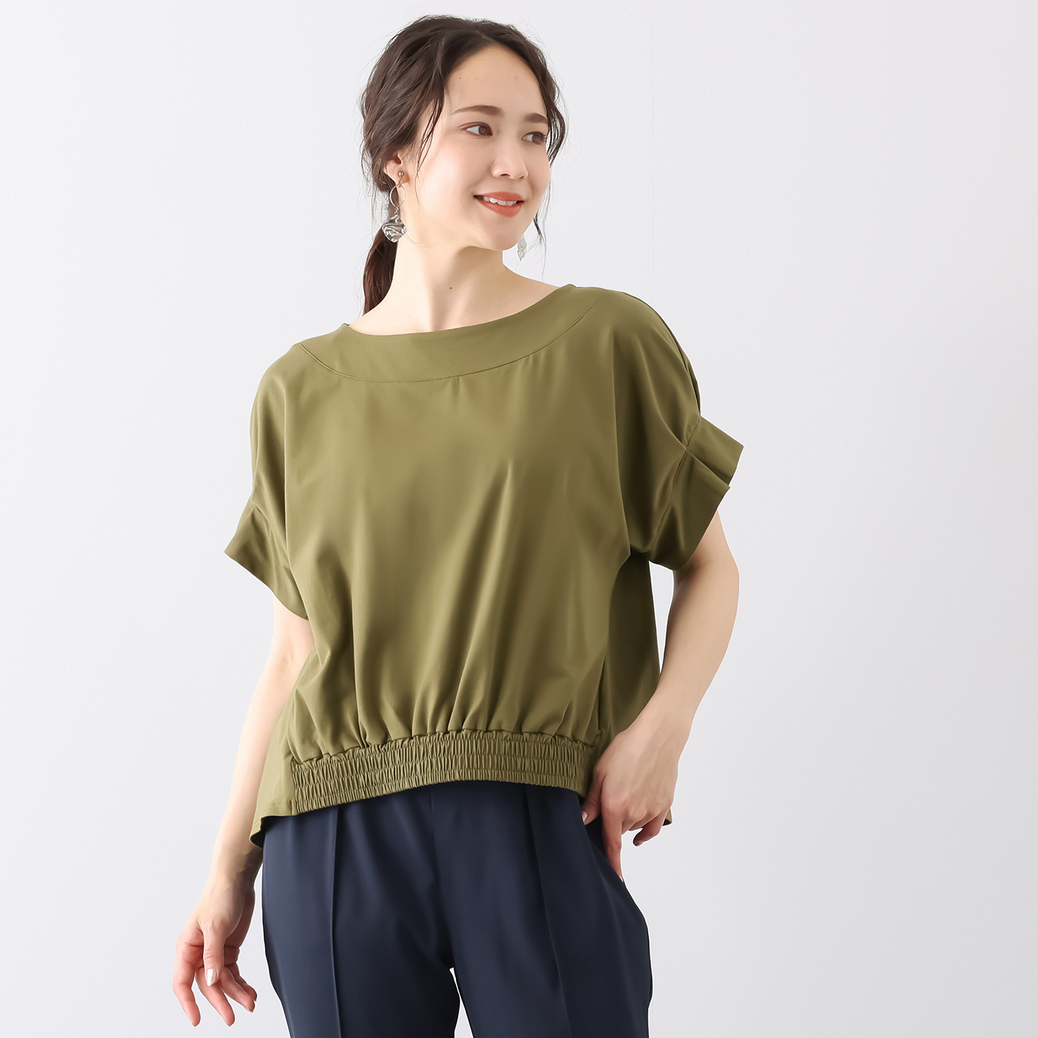 Ｓ３５７プラス ３６０度美しい 裾シャーリング バックフレアー プルオーバー