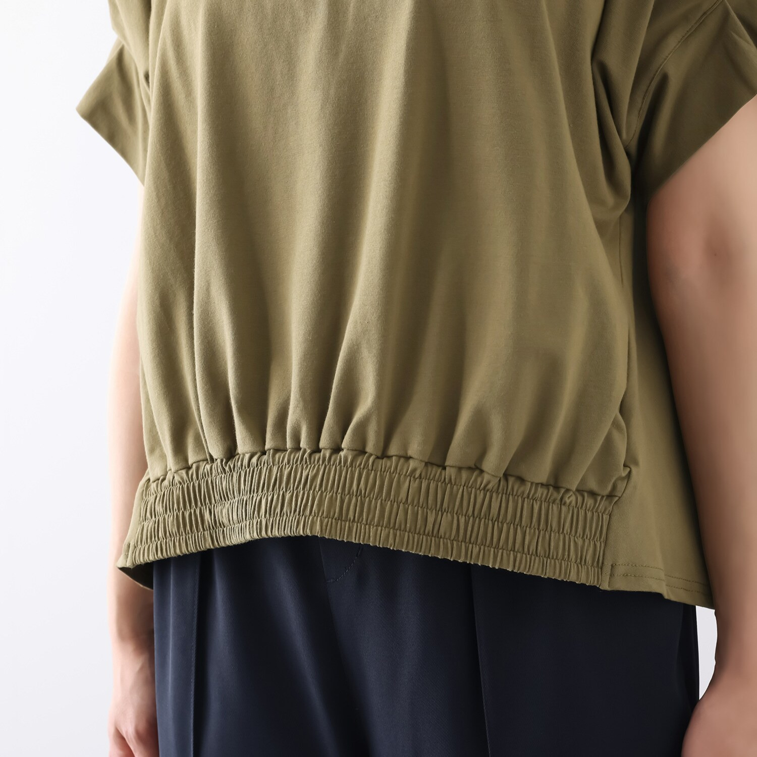 Ｓ３５７プラス ３６０度美しい 裾シャーリング バックフレアー プルオーバー