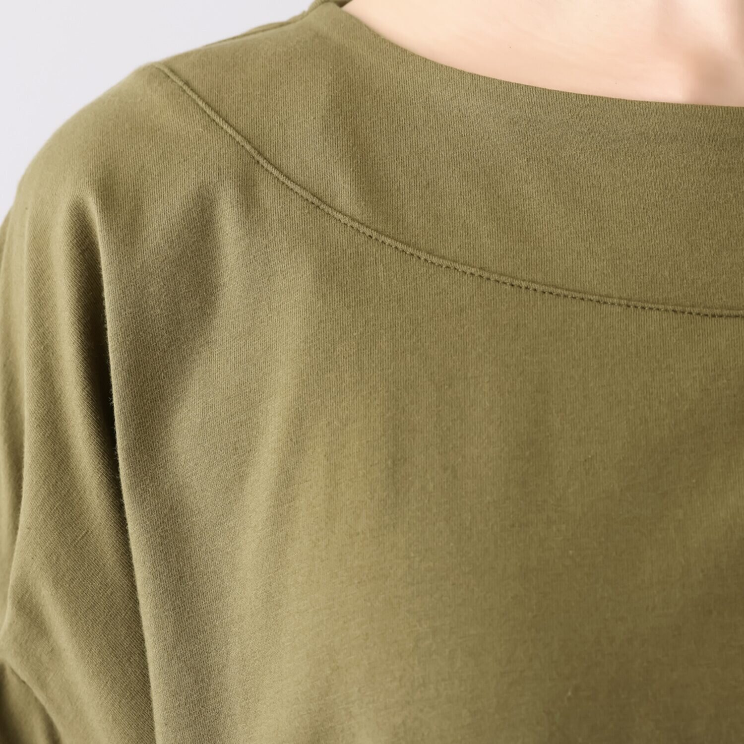 Ｓ３５７プラス ３６０度美しい 裾シャーリング バックフレアー プルオーバー