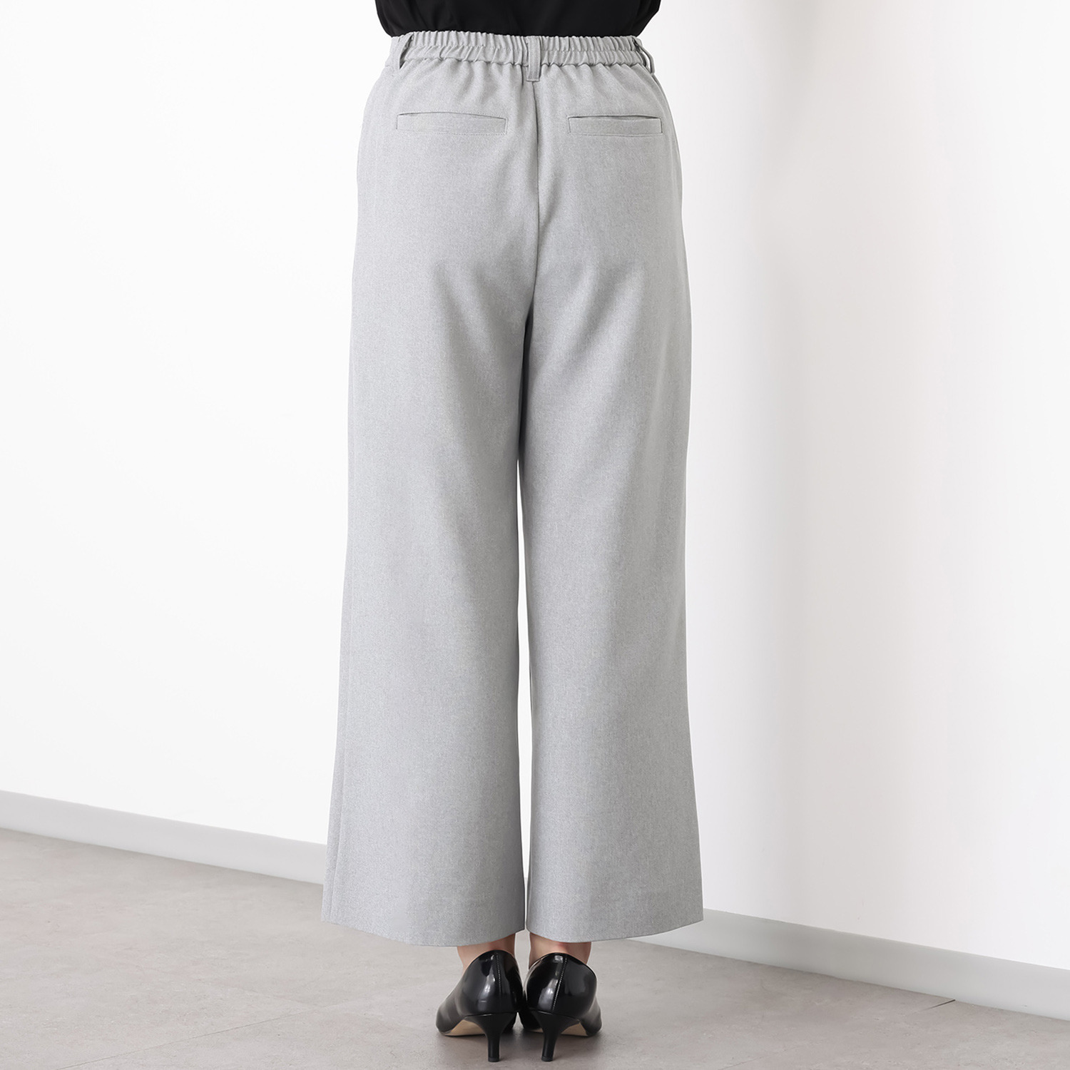 Ｓ３５７プラス 小柄さんのための 美脚見え センターピンタック ワイドパンツ