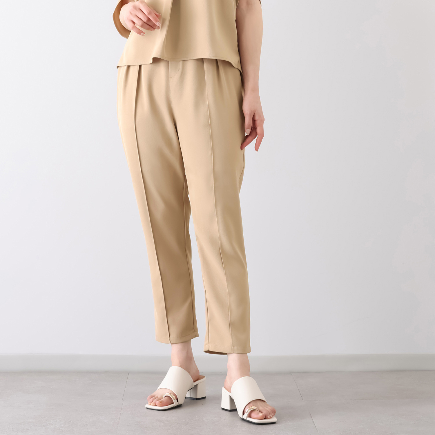 Ｓ３５７プラス 小柄さんのための 上品見え イージー テーパードパンツ