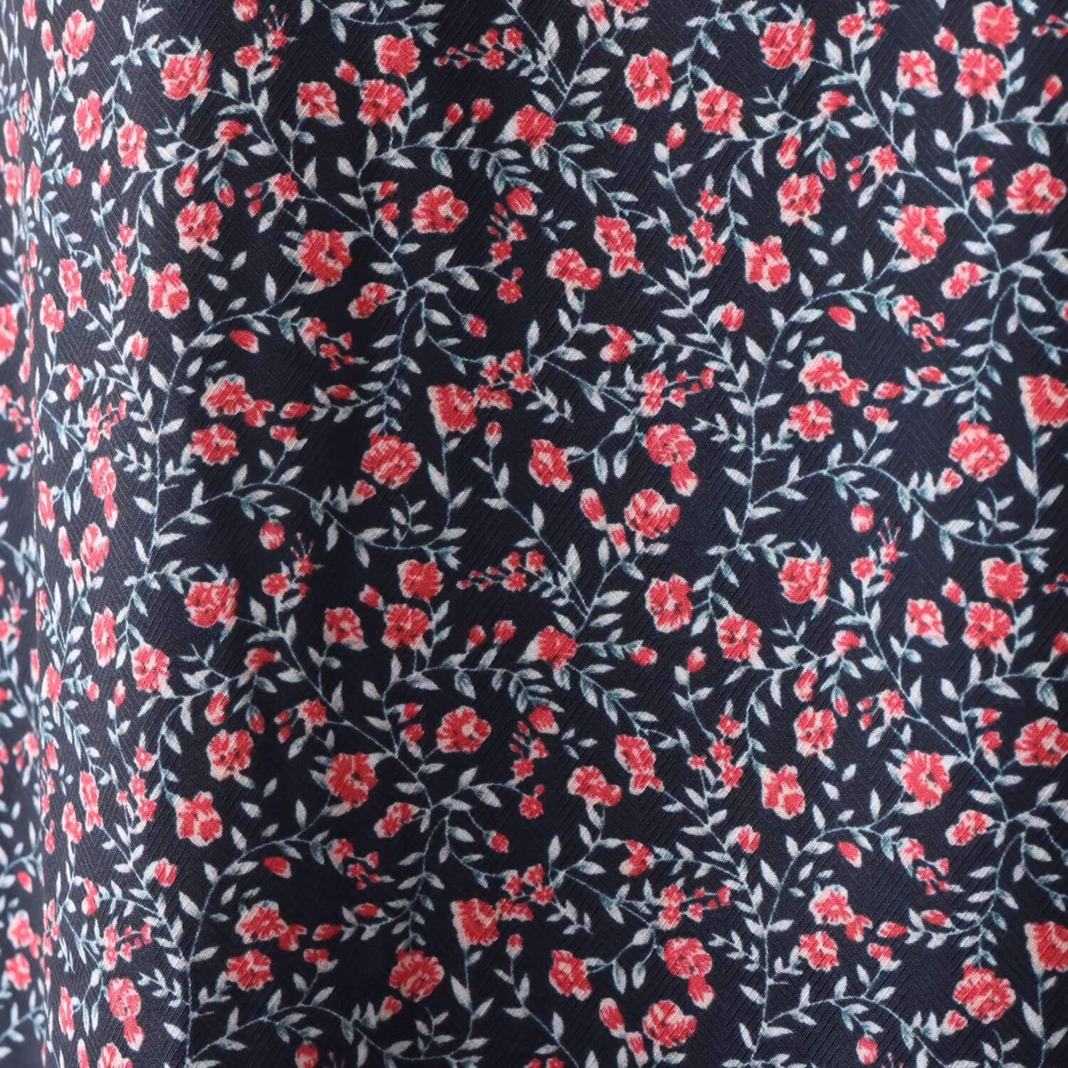 Ｓ３５７プラス 楽ちんシルエットの ウエストリボン付 小花柄プリントワンピース