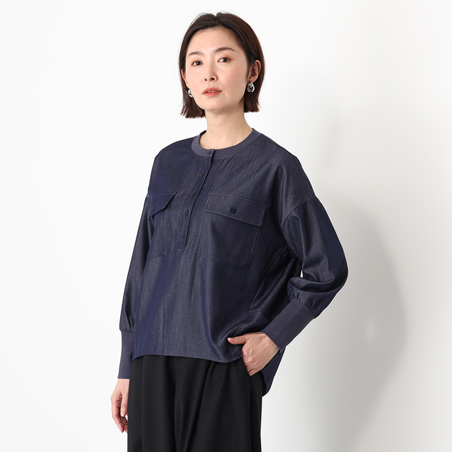 イシカワラボ★ヒトミ ストレッチツイル スキッパーデザイン プルオーバー