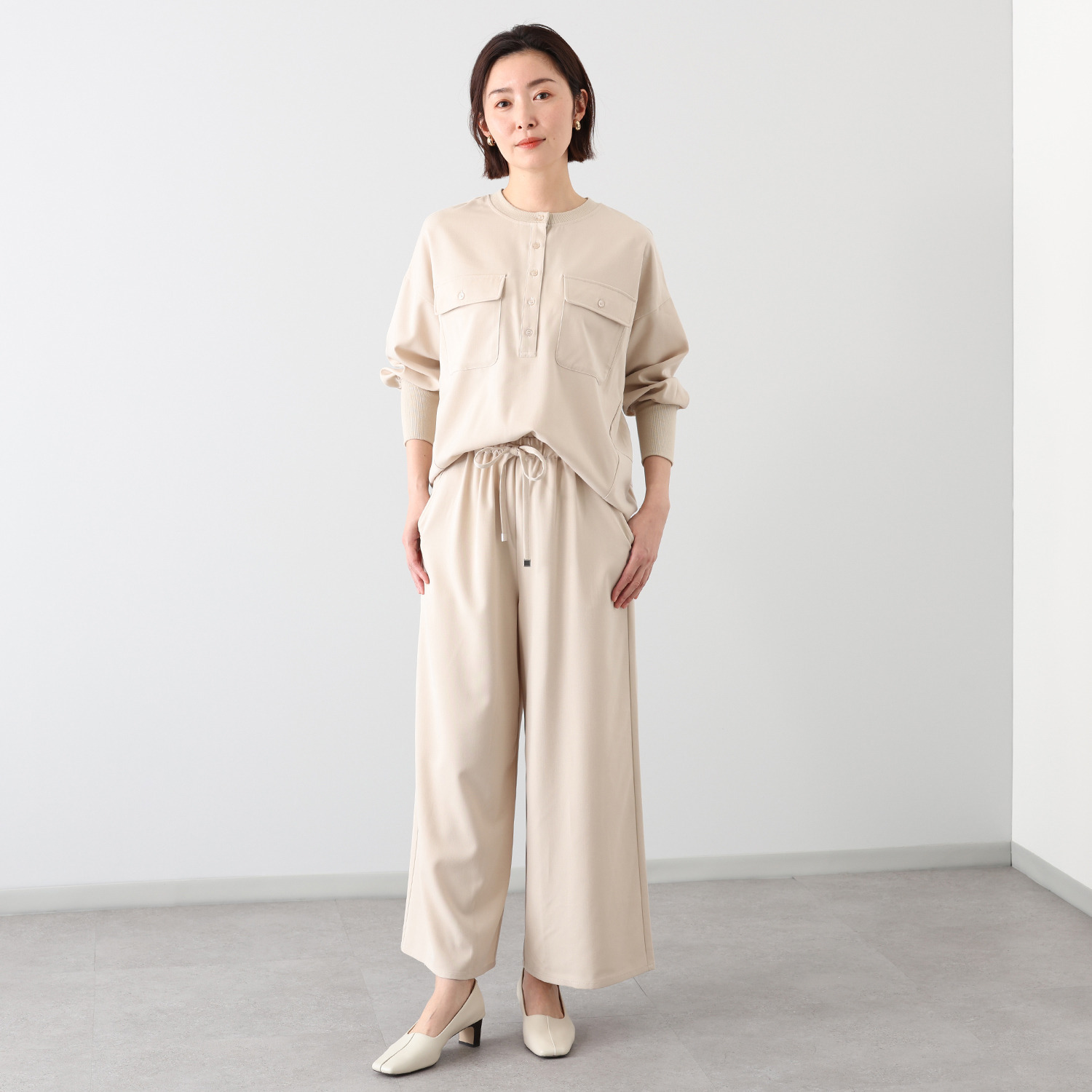 イシカワラボ★ヒトミ ストレッチツイル スキッパーデザイン プルオーバー