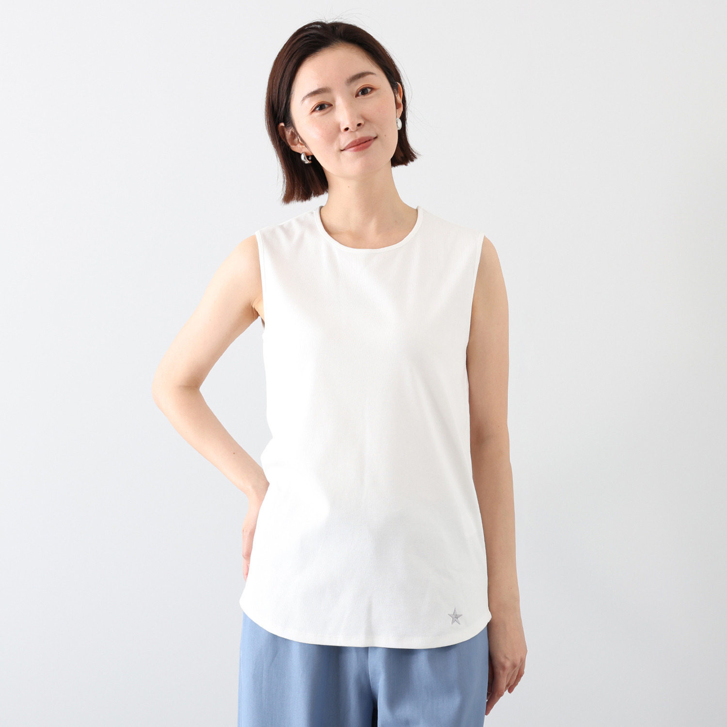 イシカワラボ★ヒトミ 星刺しゅうアクセント インナータンクトップ