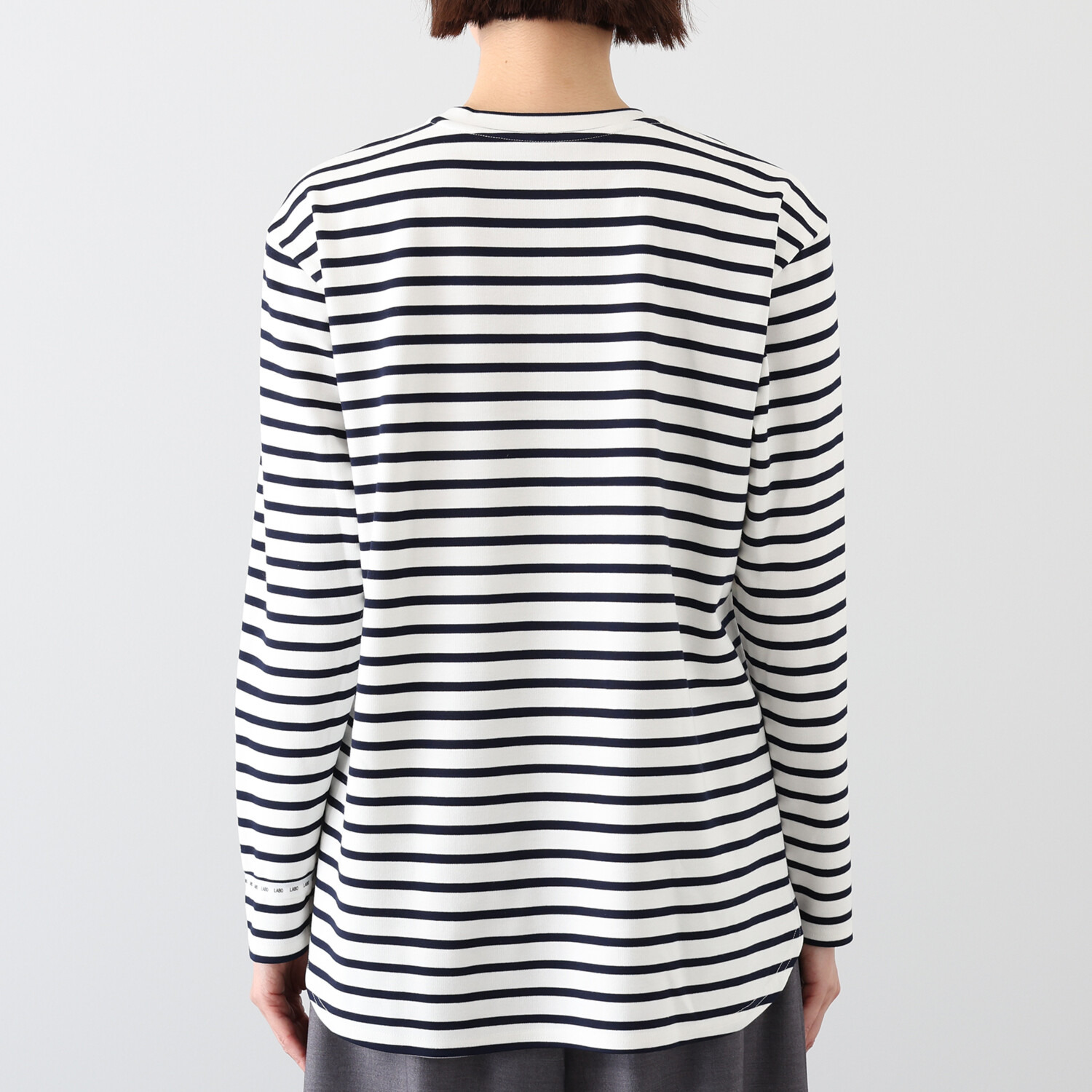 イシカワラボ★ヒトミ 薄地ポンチ ロゴテープアクセント プルオーバー