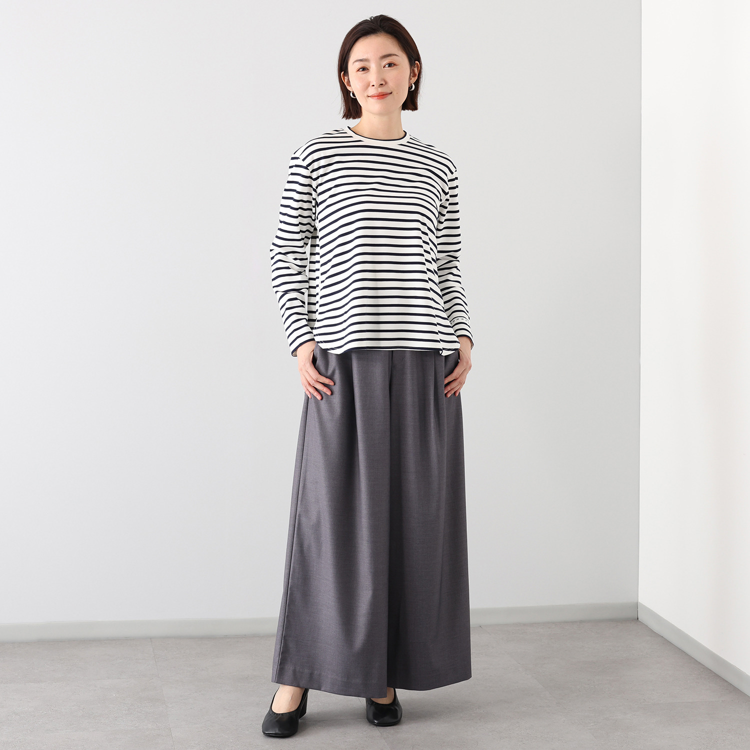 イシカワラボ★ヒトミ 薄地ポンチ ロゴテープアクセント プルオーバー