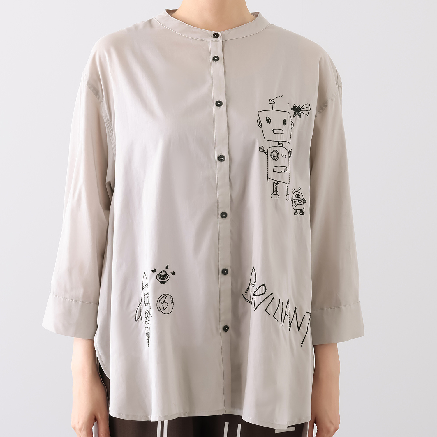 スタイル・ラヴィー ガーリー刺しゅう＆ バックアクセント 羽織りにも便利 バンドカラー コットンシャツ