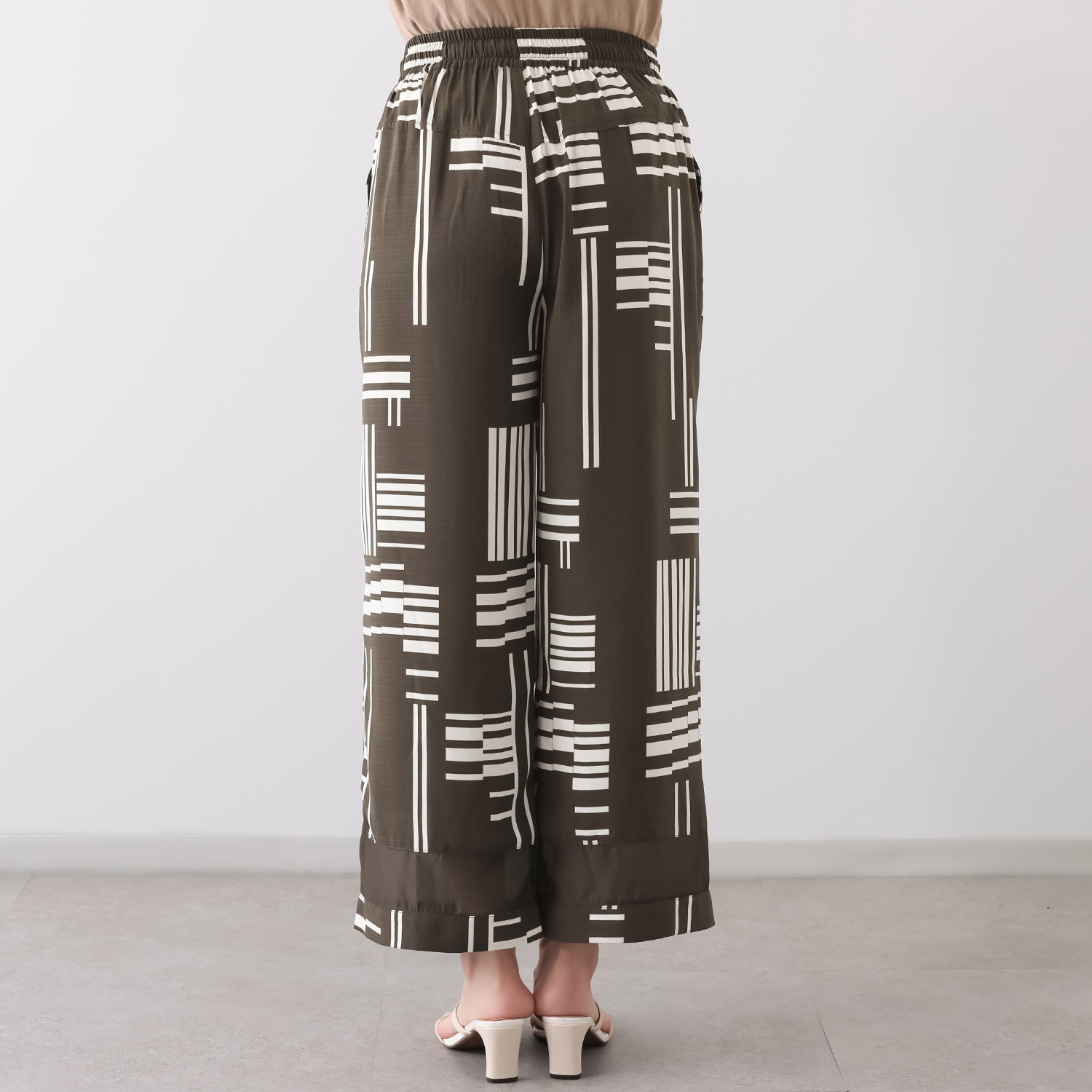 スタイル・ラヴィー シアー切替アクセント 幾何学プリント イージーパンツ