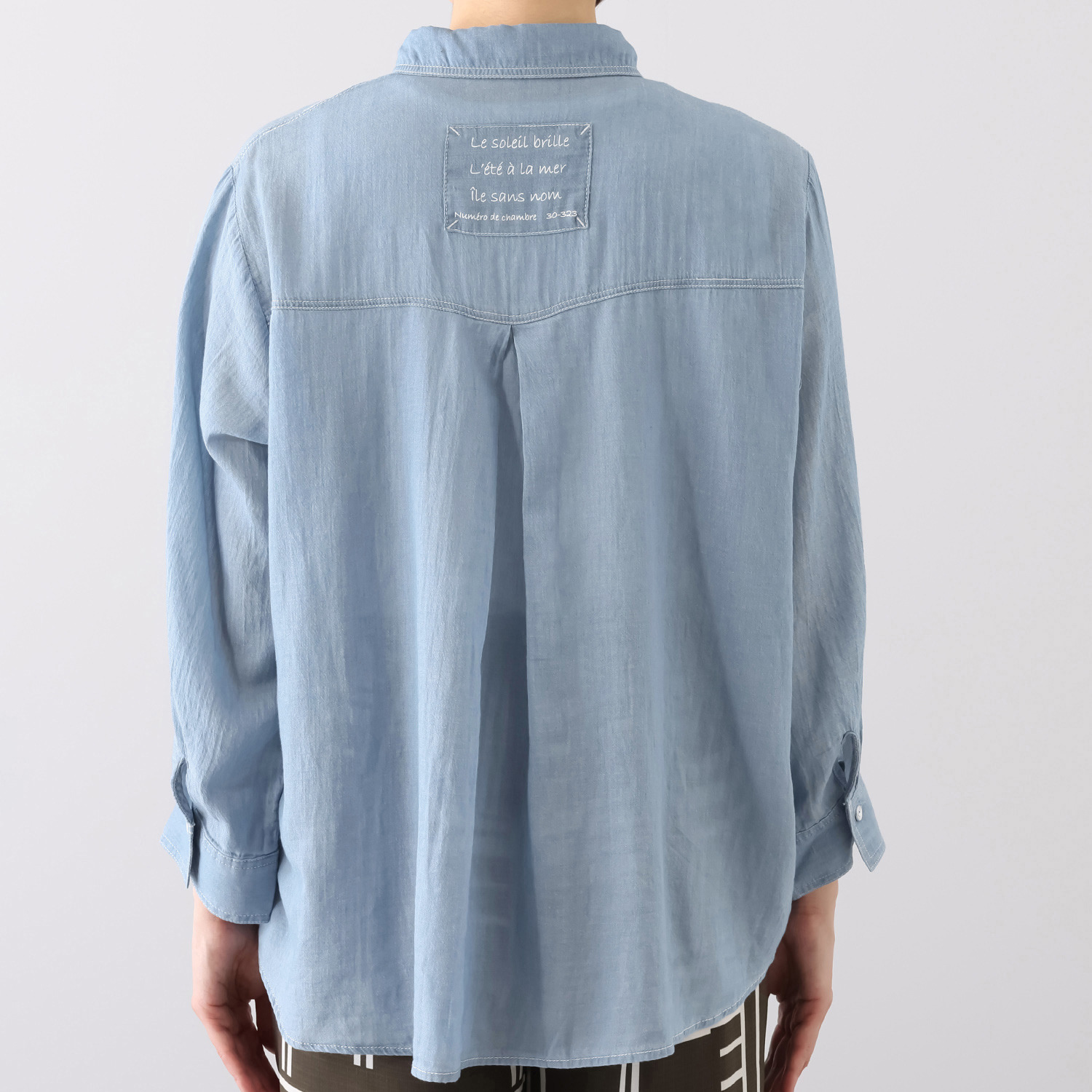 スタイル・ラヴィー ２．５オンスデニム 脇ライン＆ バックロゴアクセント ワンタッチブラウジング シャツ