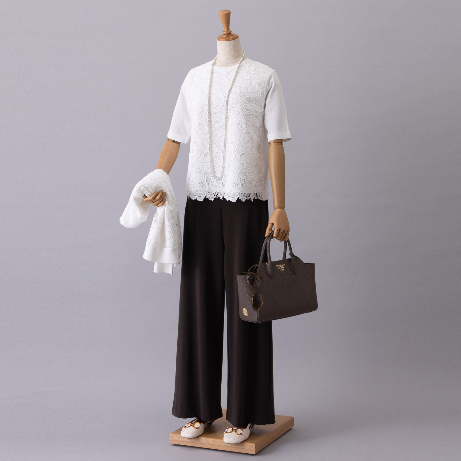 アズイズ　ビーマイセルフ バイ　ネイチャーズ エンブロイダリー レース使い 五分袖プルオーバー