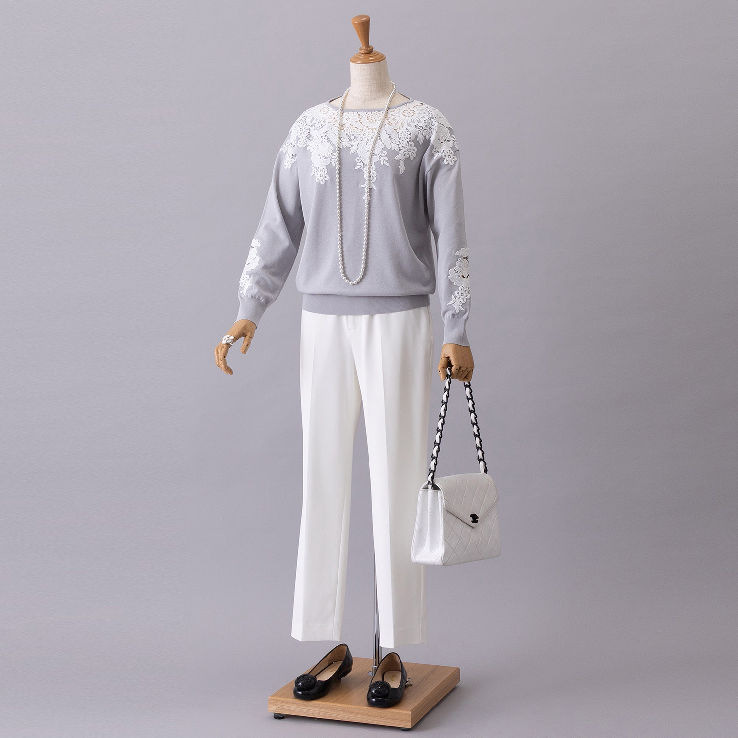 アズイズ　ビーマイセルフ バイ　ネイチャーズ レース＆カットワーク使い プルオーバー