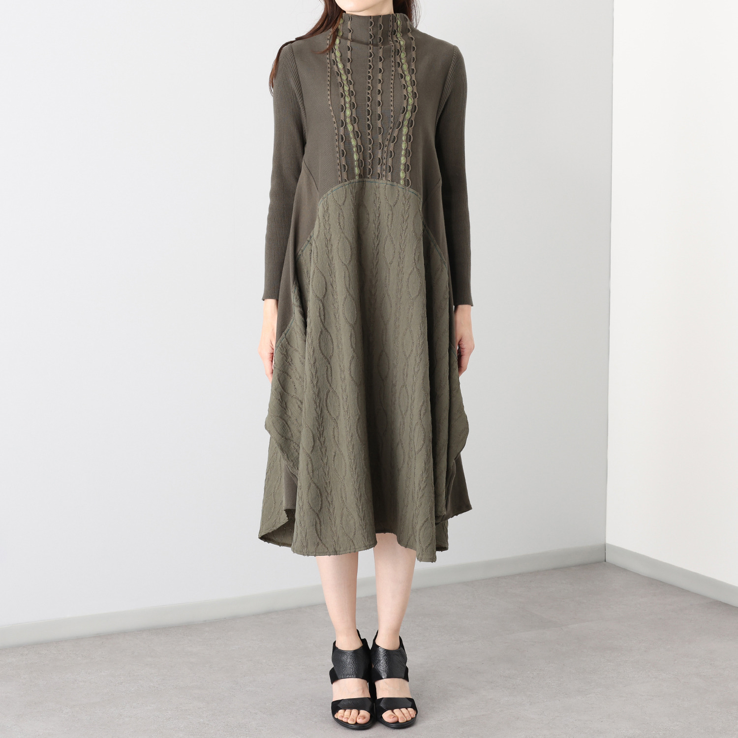 ヨシヨシ バイ　ピージェイ 異素材使い 上下切替 デザインワンピース