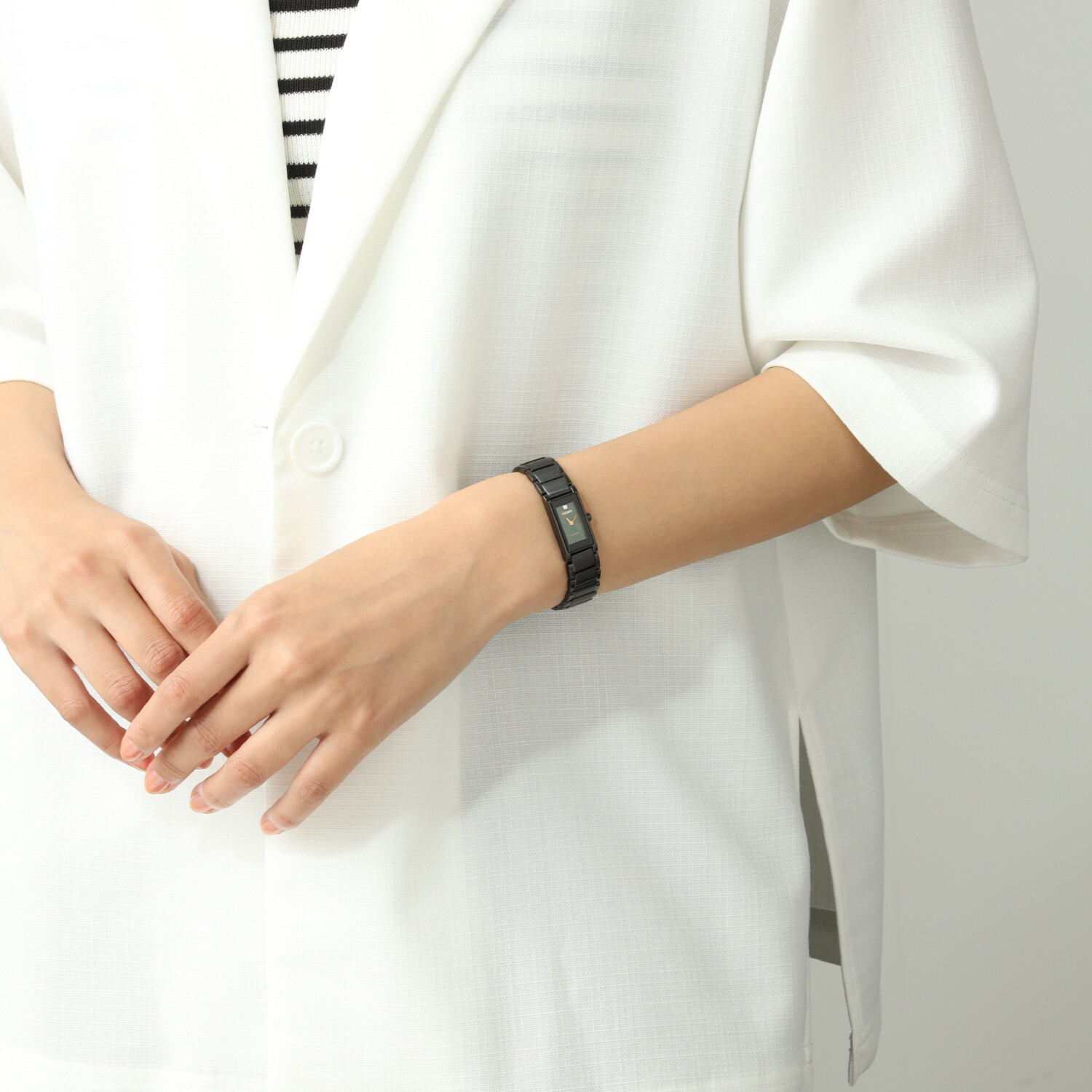 シチズン １ポイントダイヤモンド スクエアフェイス ソーラーウォッチ ＜ブラック＞