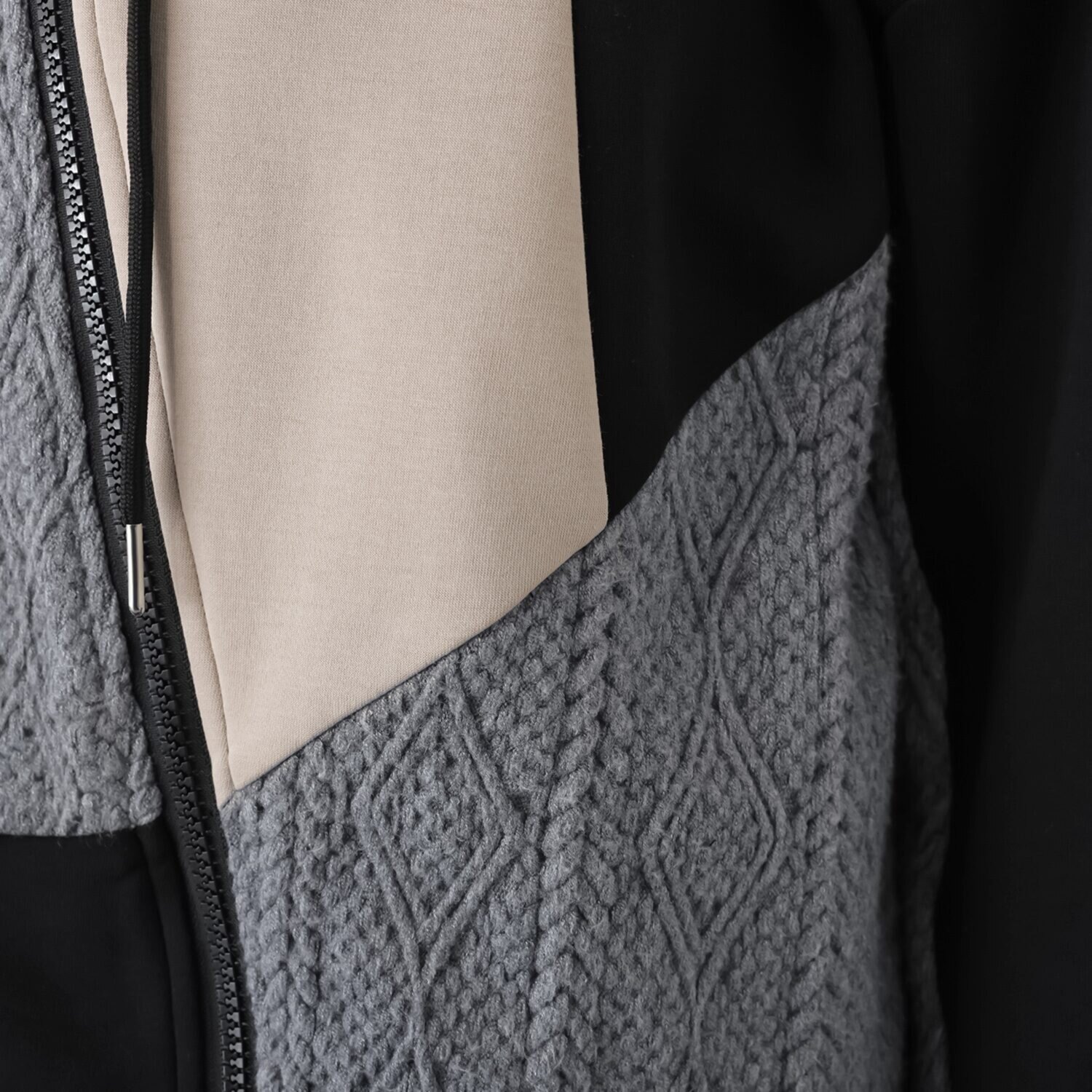 プラスエム 異素材切替 デザインパーカー