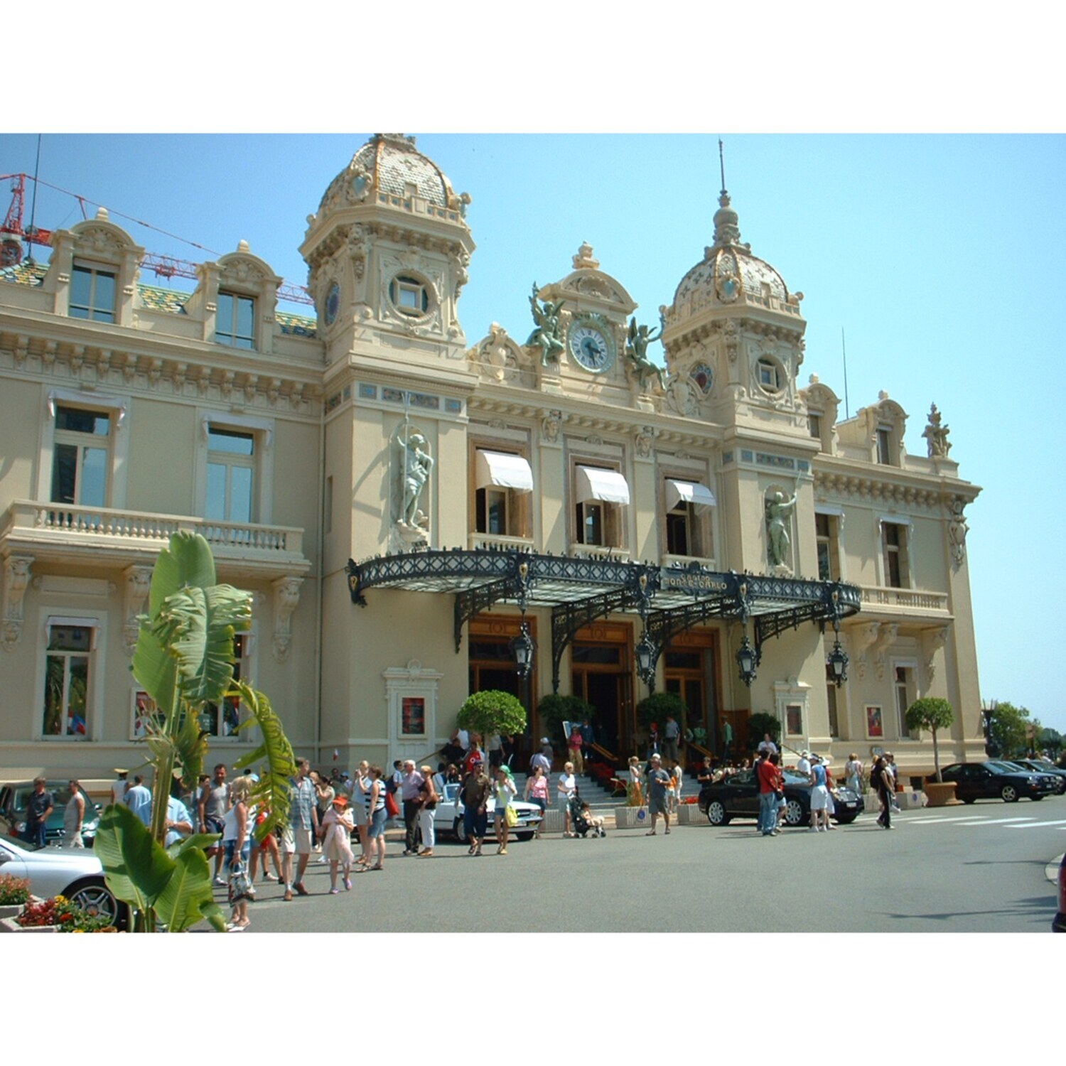 大人時間を愉しむ 癒しの南仏ニース＆ 花の都パリをめぐる フランス８日間 “羽田空港発着 　２名１室”