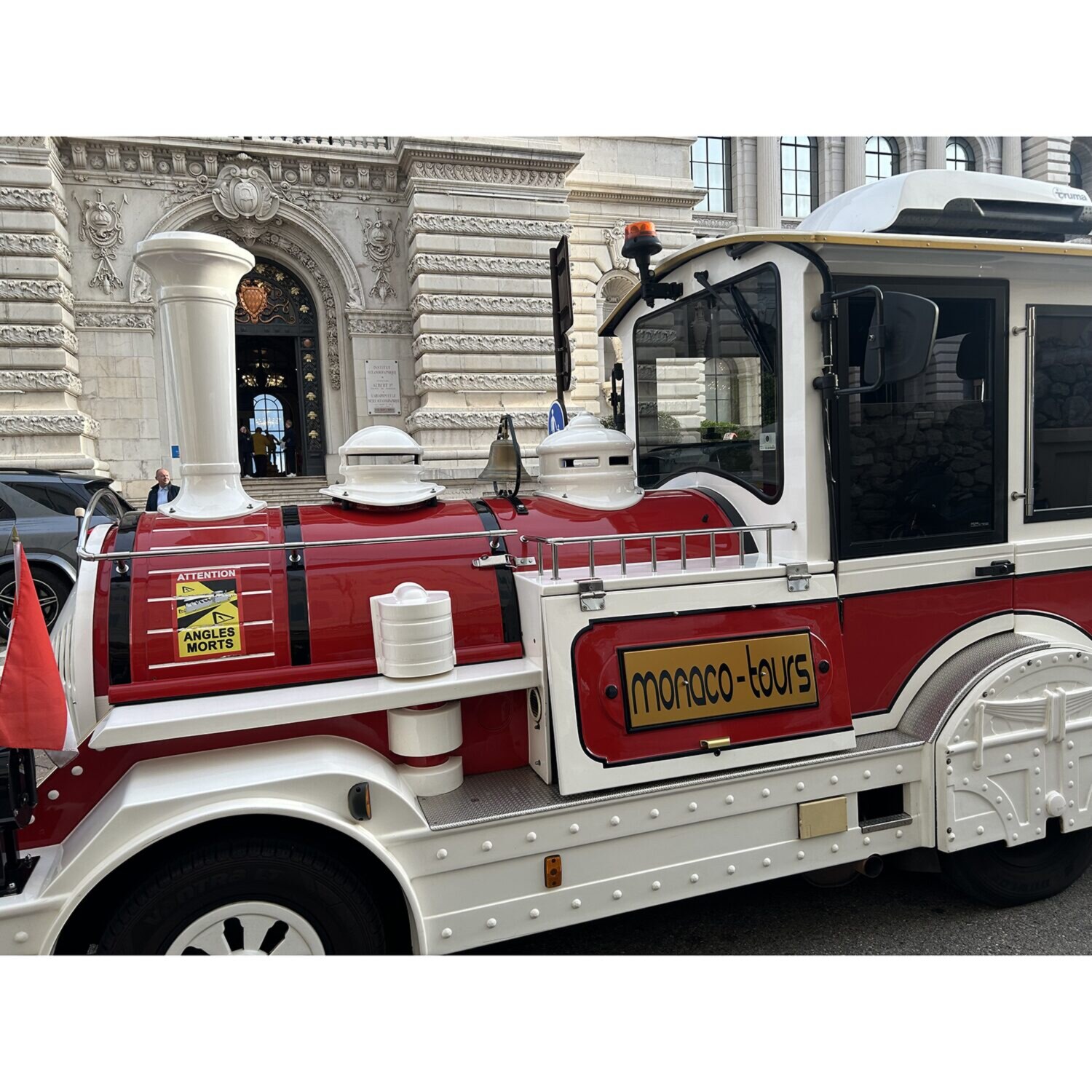 大人時間を愉しむ 癒しの南仏ニース＆ 花の都パリをめぐる フランス８日間 “羽田空港発着 　２名１室”