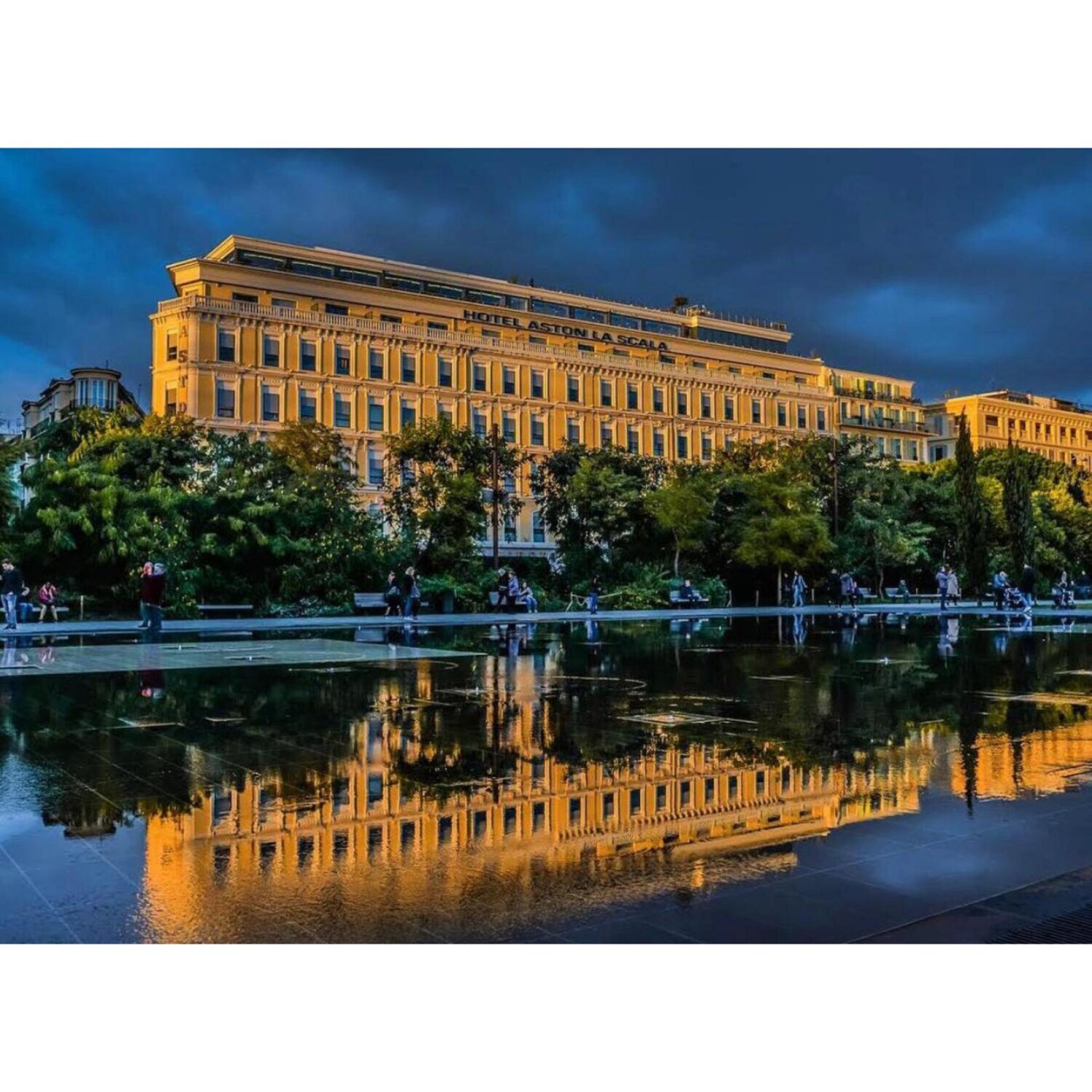 大人時間を愉しむ 癒しの南仏ニース＆ 花の都パリをめぐる フランス８日間 “羽田空港発着 　２名１室”