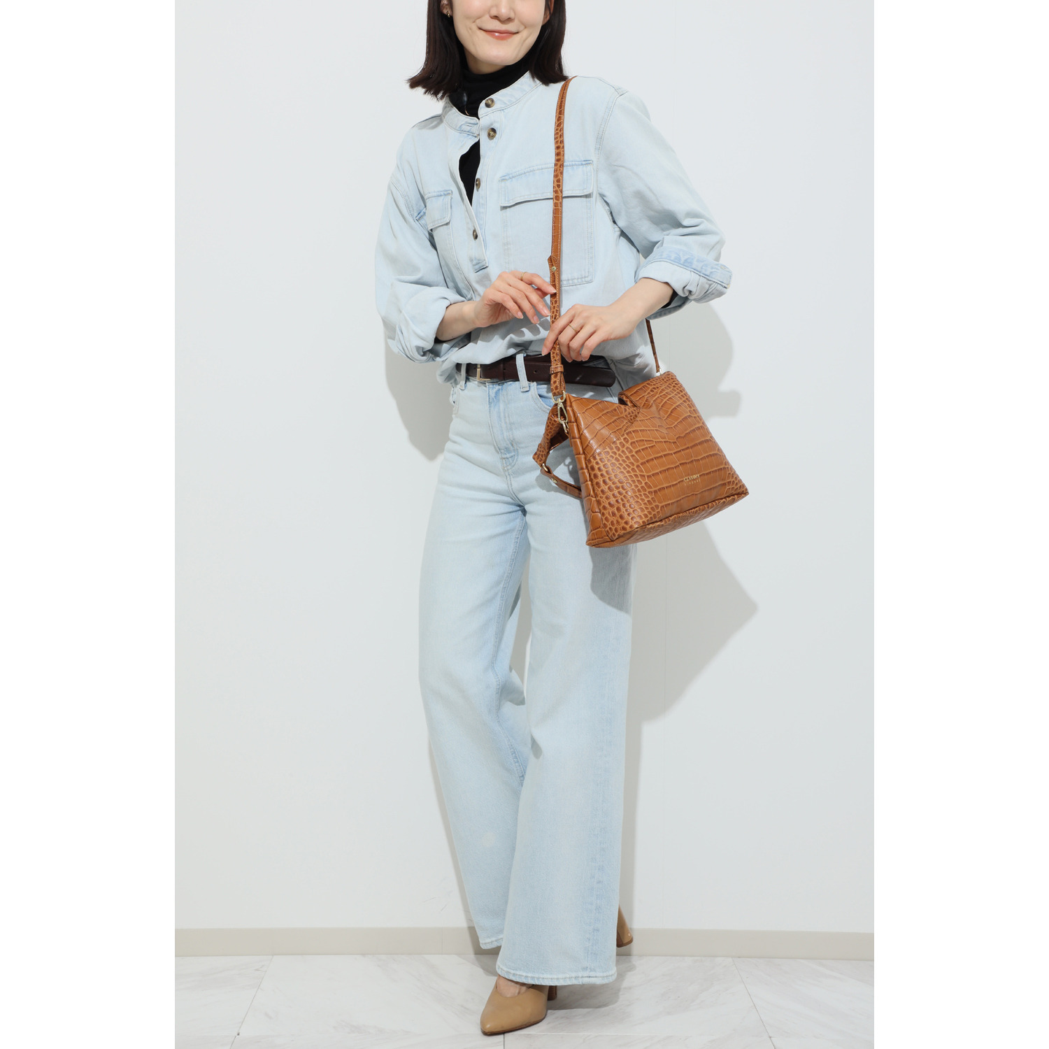 クラウディア ＜イタリア製＞ ソフトカーフレザー クロコダイル型押し ２ウェイバッグ