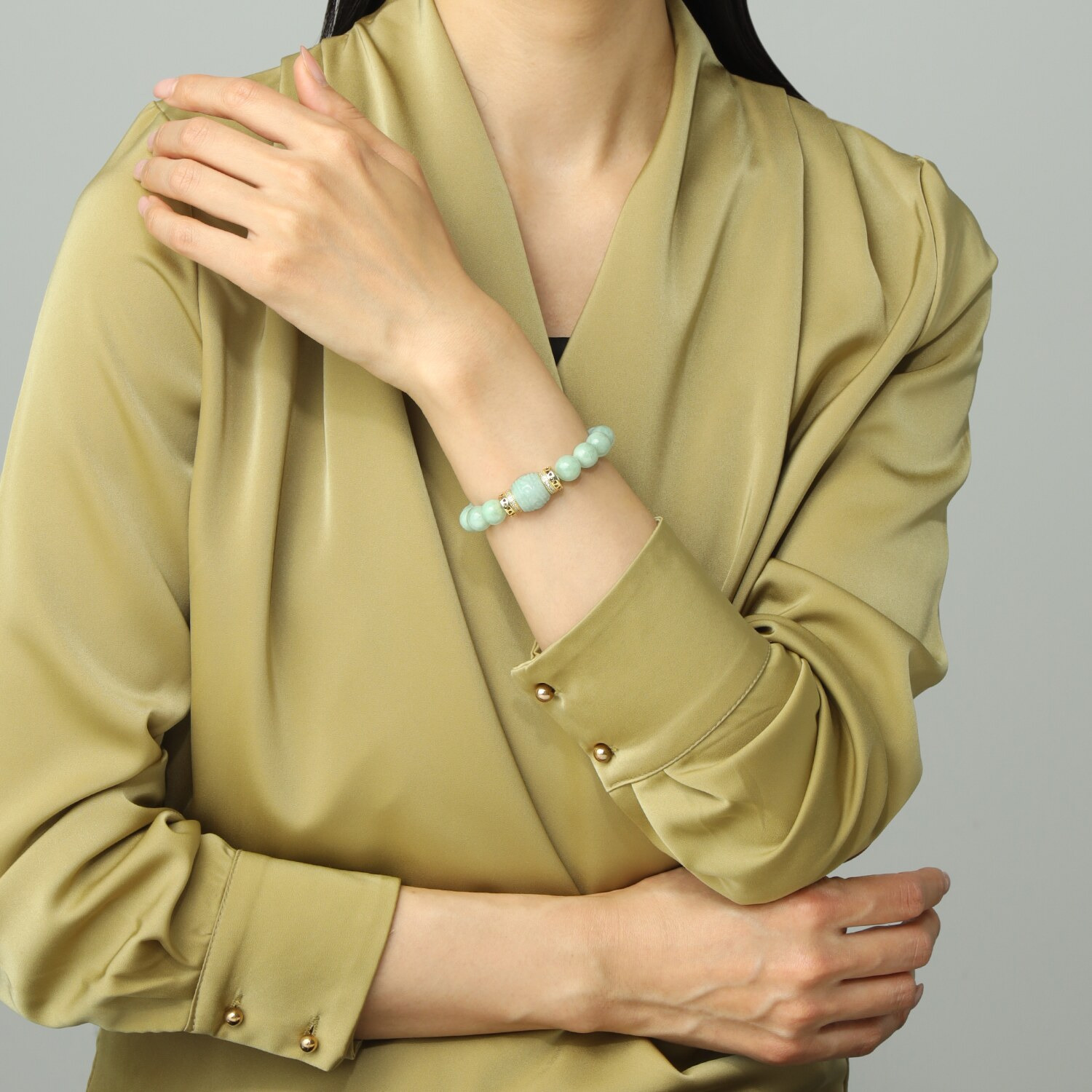 マスターストーン 無着色本翡翠＆ ＣＺ 龍彫りパーツアクセント イラスティック ブレスレット