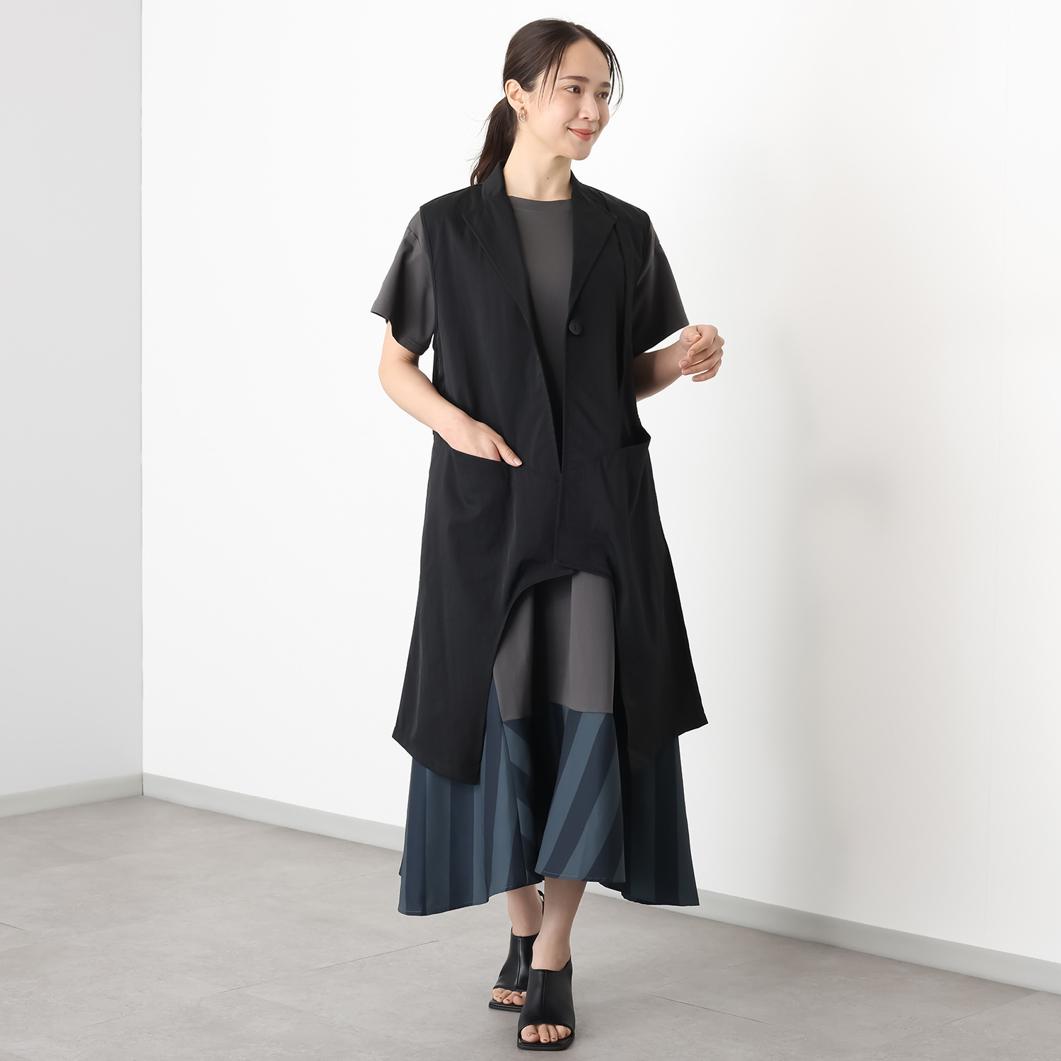 コイビトミサキ　ブラック 切替アクセント デザインベスト