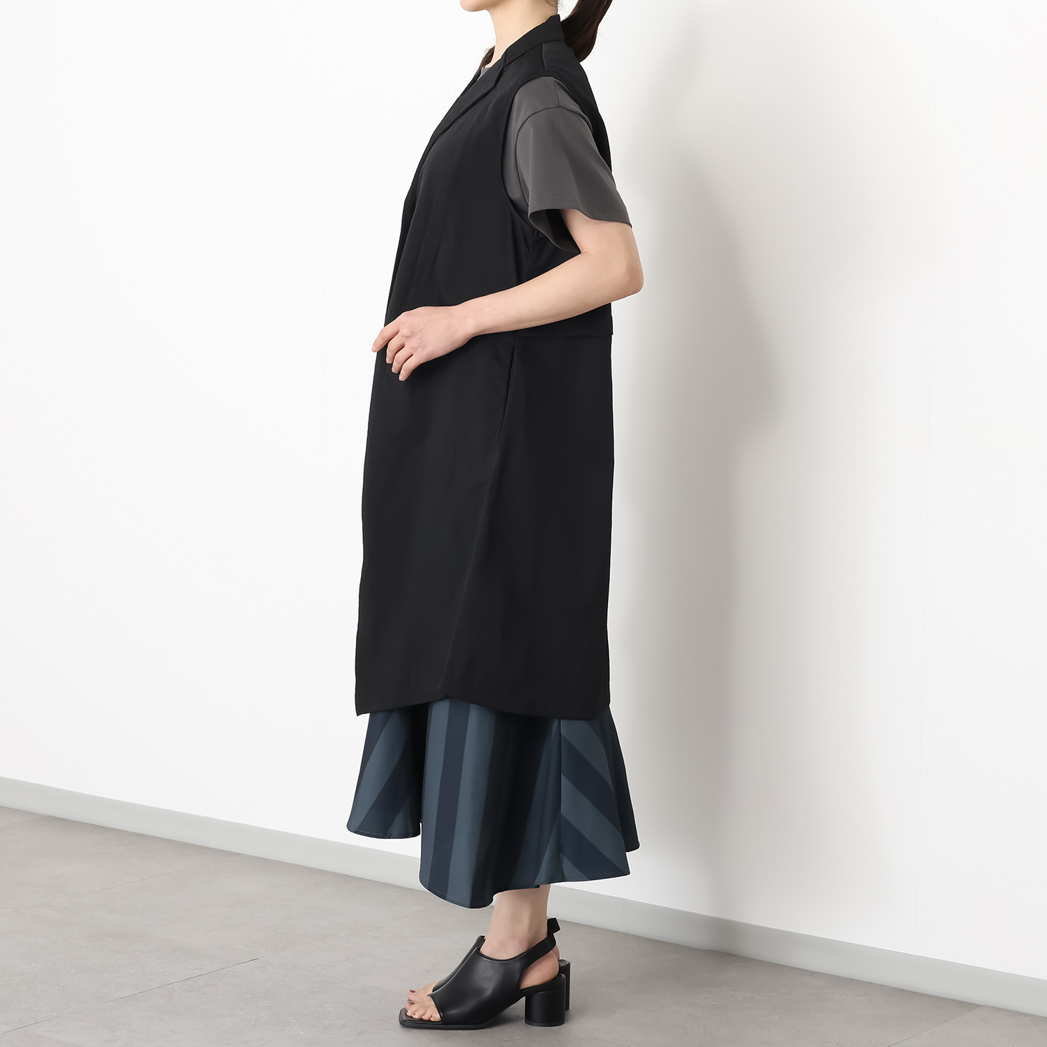 コイビトミサキ　ブラック 切替アクセント デザインベスト