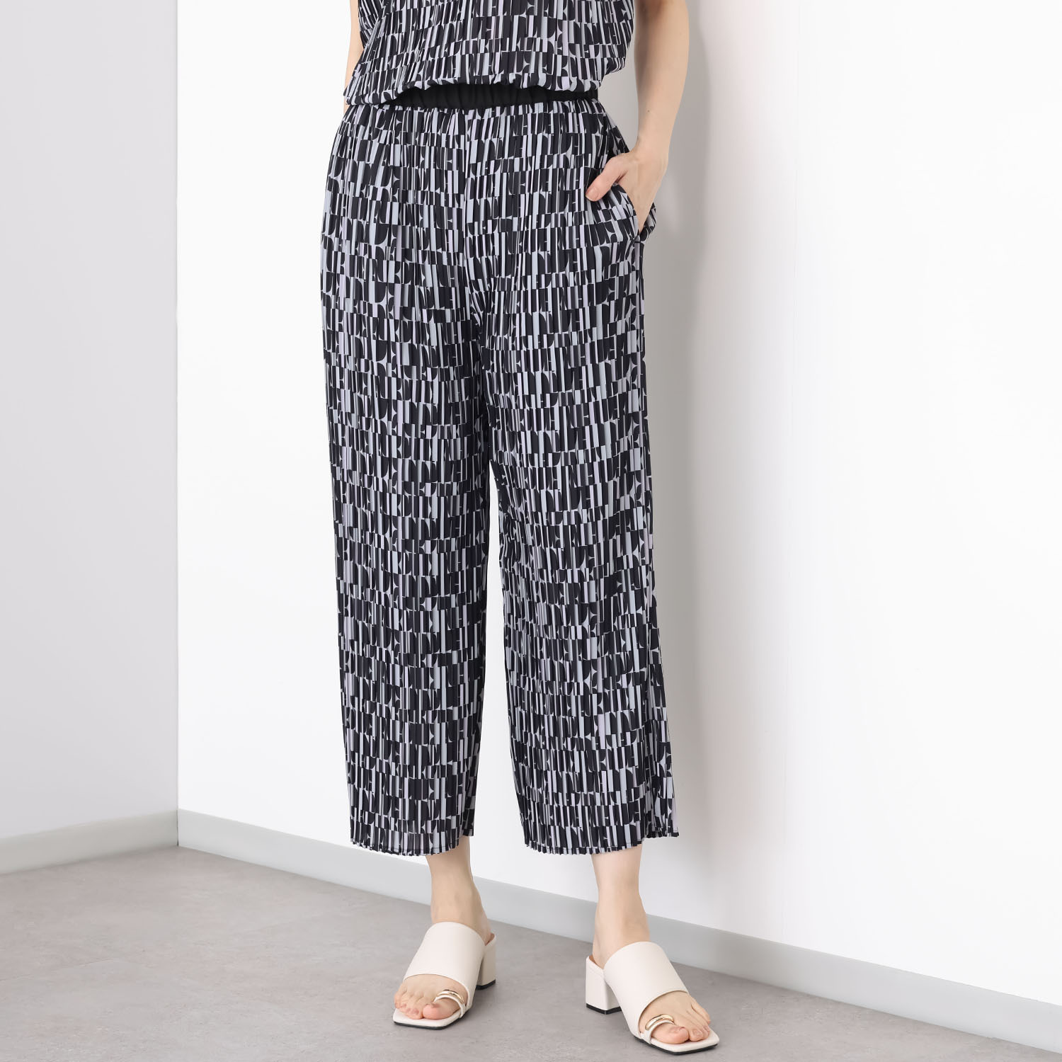 エル　ステュディオ ＥＬＬＥオリジナル グラフィック プリーツパンツ