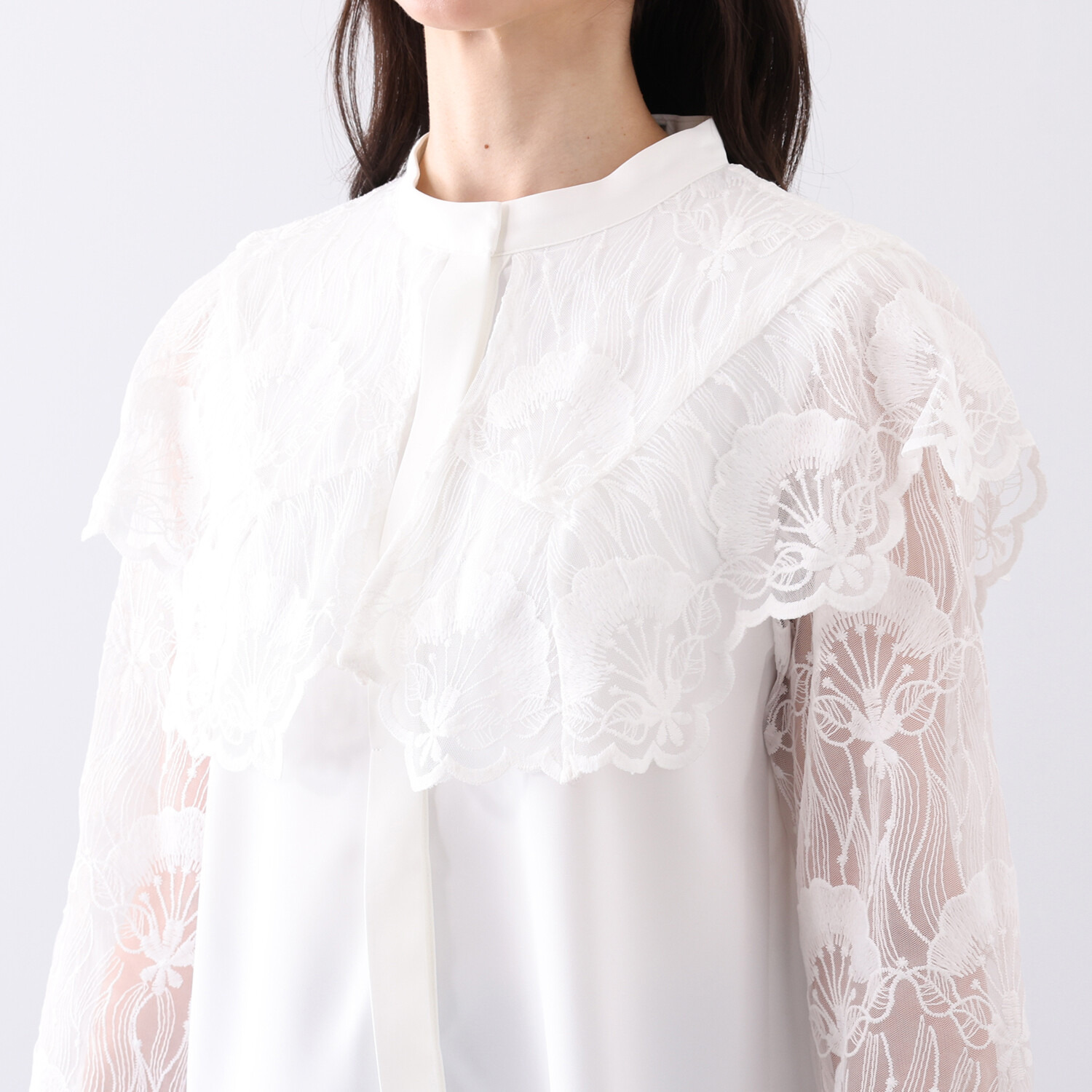 ミューリエ 大人の華やぎ レーストレンド ウイングカラーブラウス