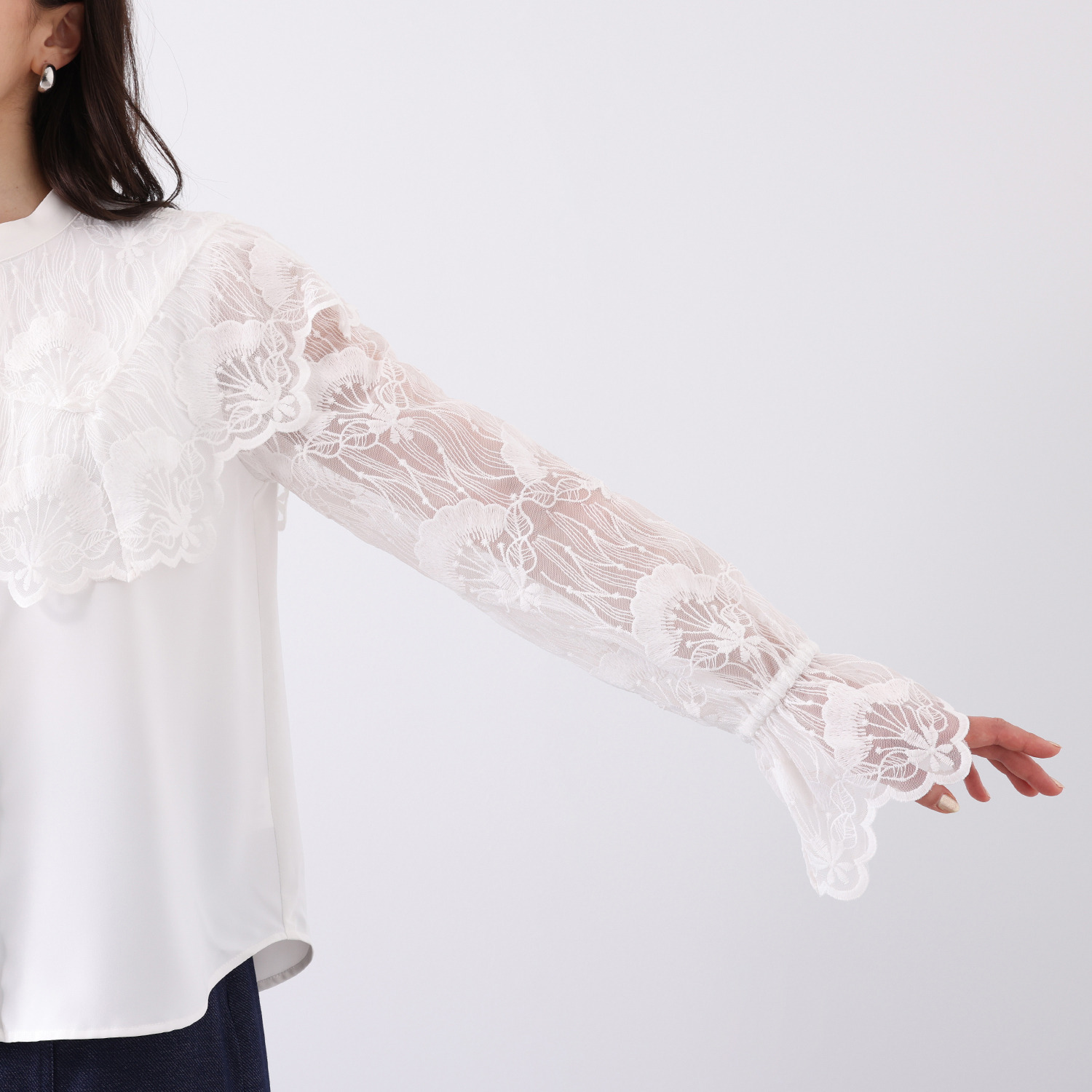 ミューリエ 大人の華やぎ レーストレンド ウイングカラーブラウス