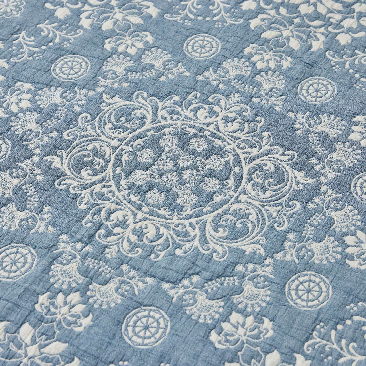 スワトウ刺しゅう協会 認定デザイン 綿１００％ラグ ＜１３０×１９０ｃｍ＞