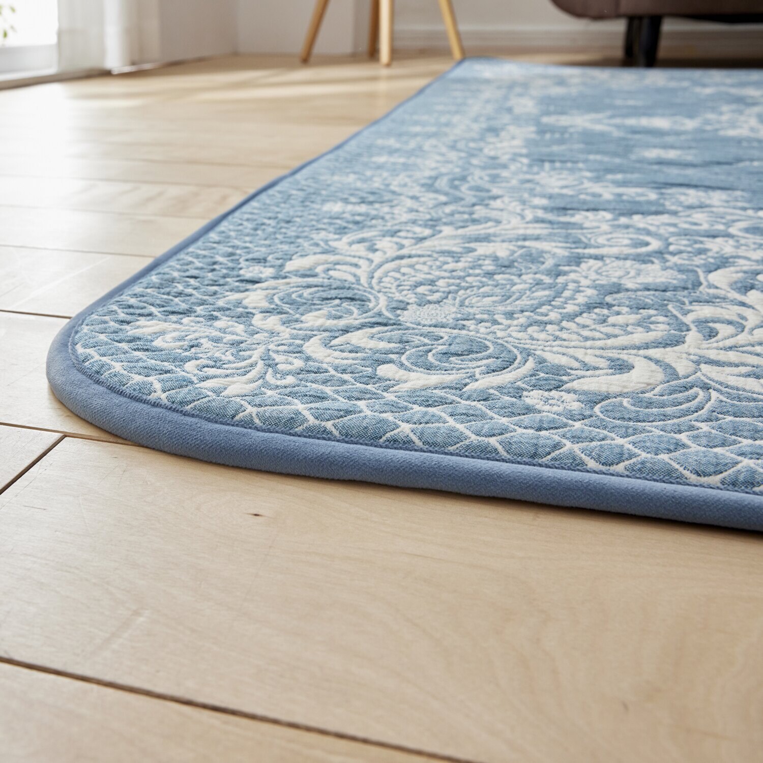 スワトウ刺しゅう協会 認定デザイン 綿１００％ラグ ＜１３０×１９０ｃｍ＞