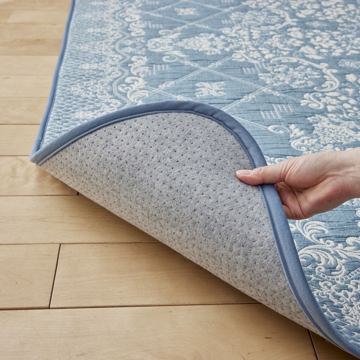 スワトウ刺しゅう協会 認定デザイン 綿１００％ラグ ＜１３０×１９０ｃｍ＞