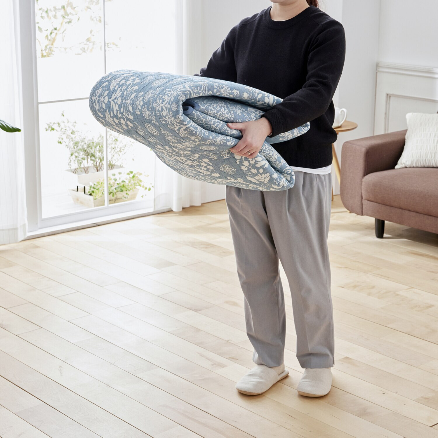 スワトウ刺しゅう協会 認定デザイン 綿１００％ラグ ＜１９０×１９０ｃｍ＞