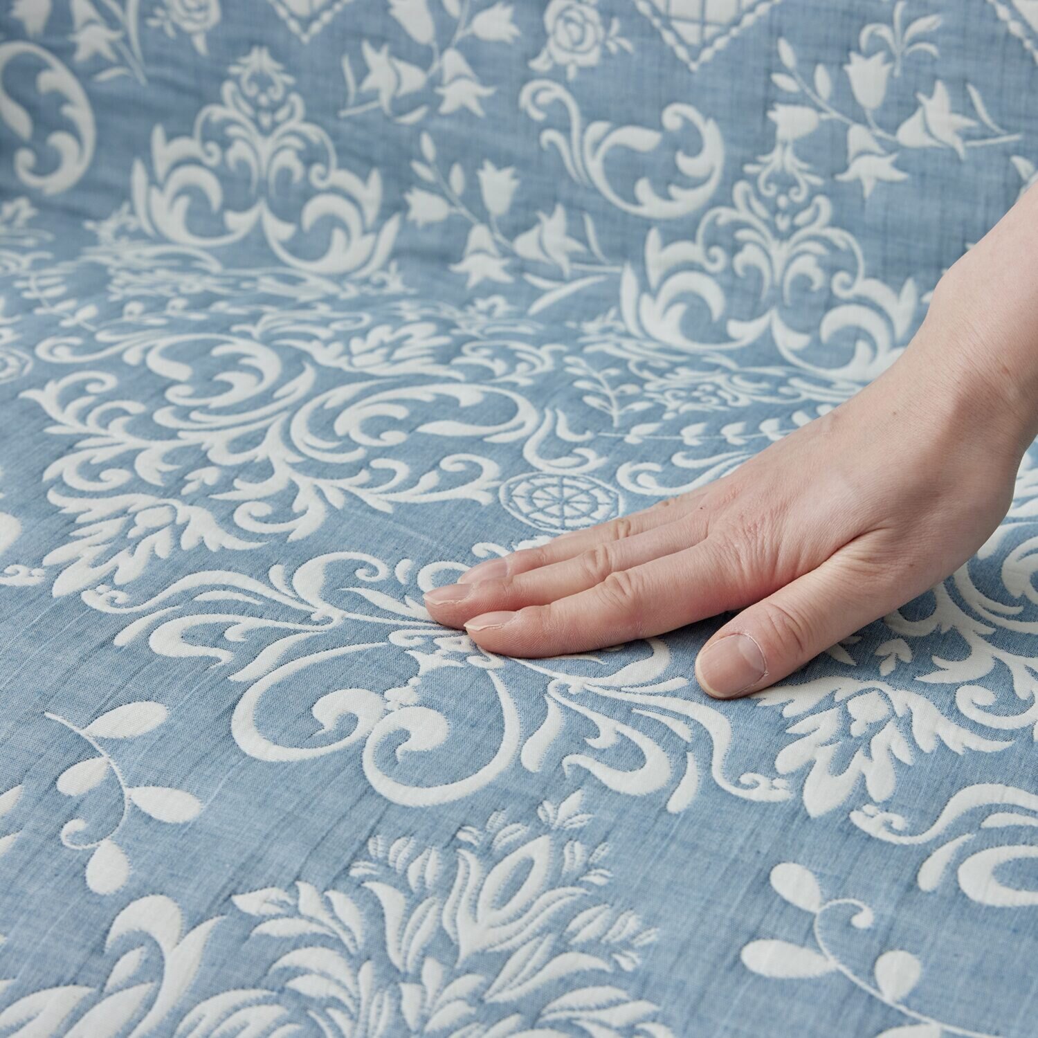 スワトウ刺しゅう協会 認定デザイン マルチカバー ＜１９０×２４０ｃｍ＞