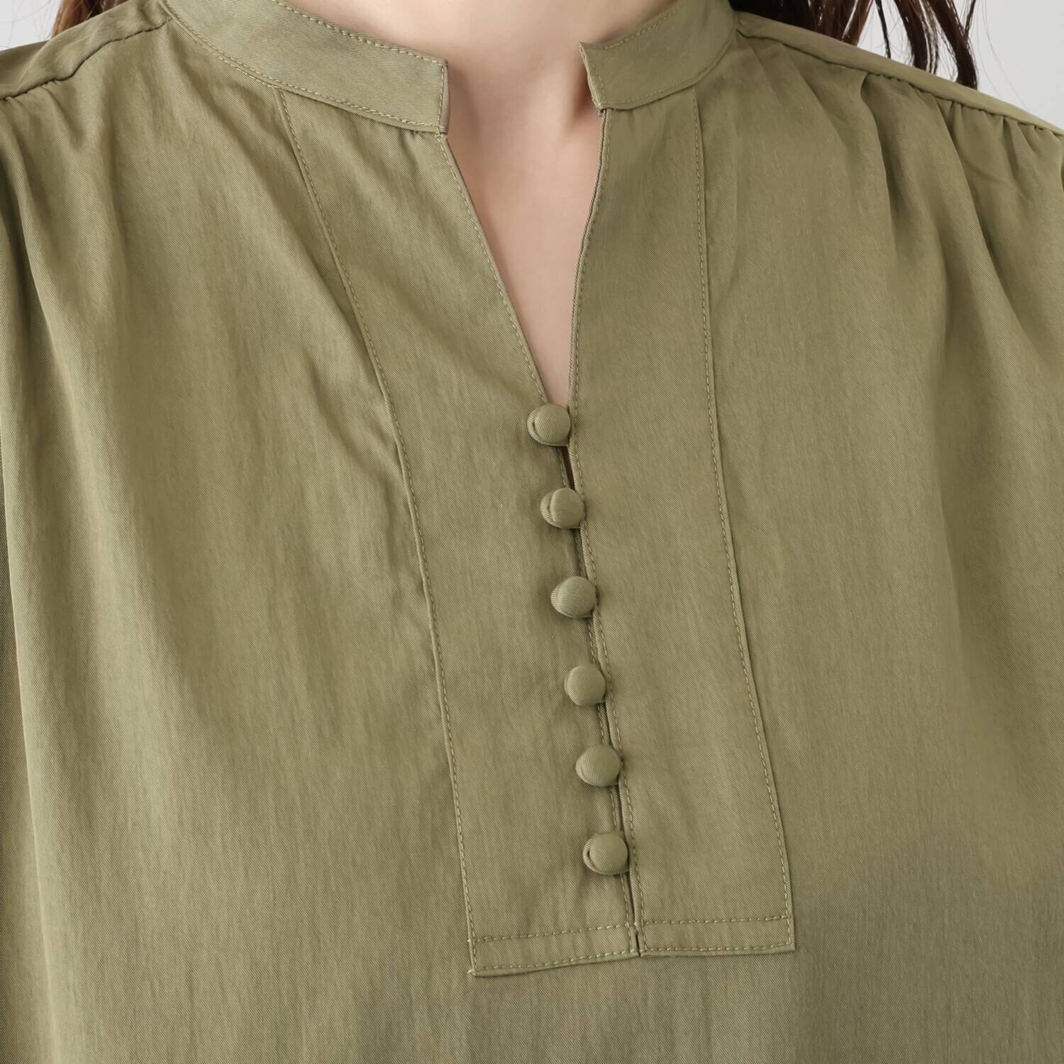 ２１２キッチンストア すっきりシルエット 包みボタン ワンピース