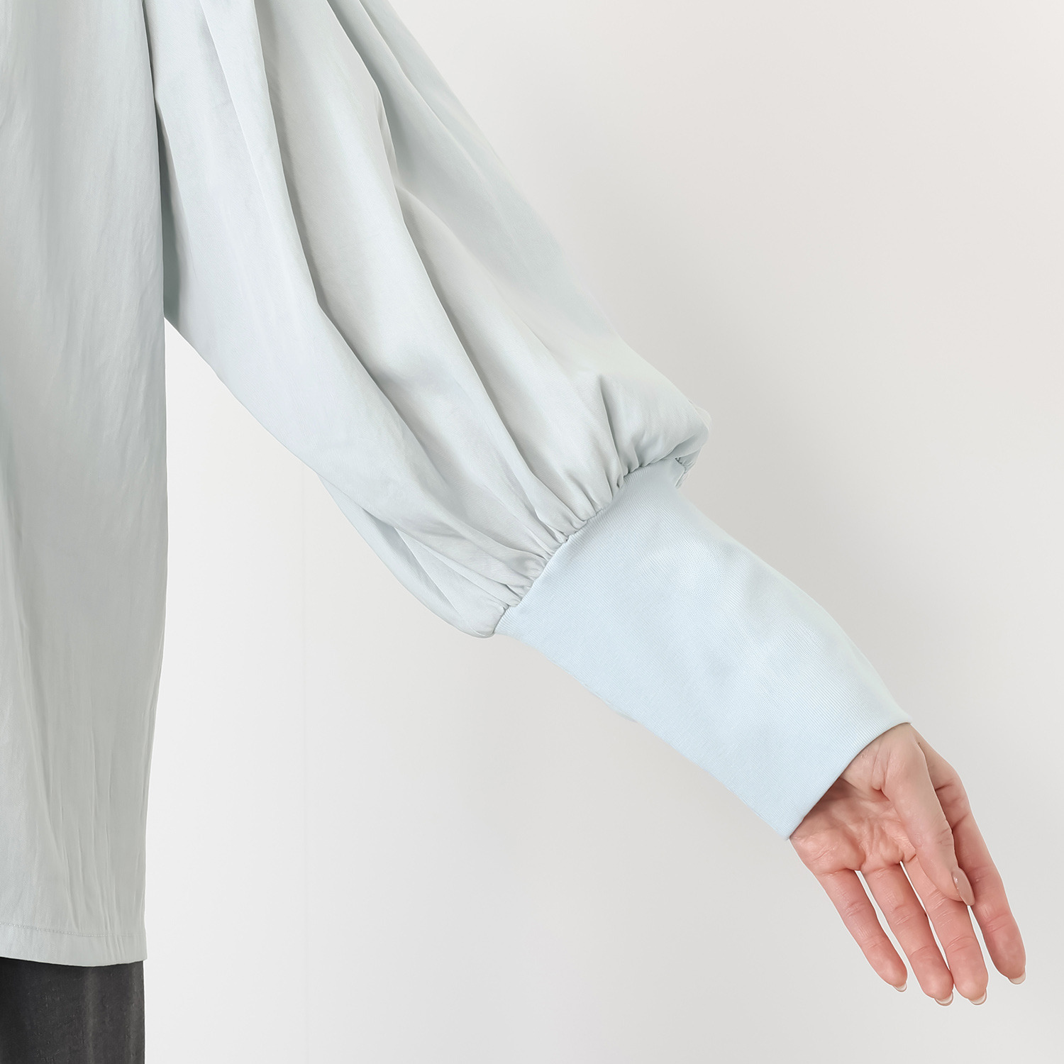 ２１２キッチンストア 止まるボリューム袖 きれい見え 家事ラクラクブラウス