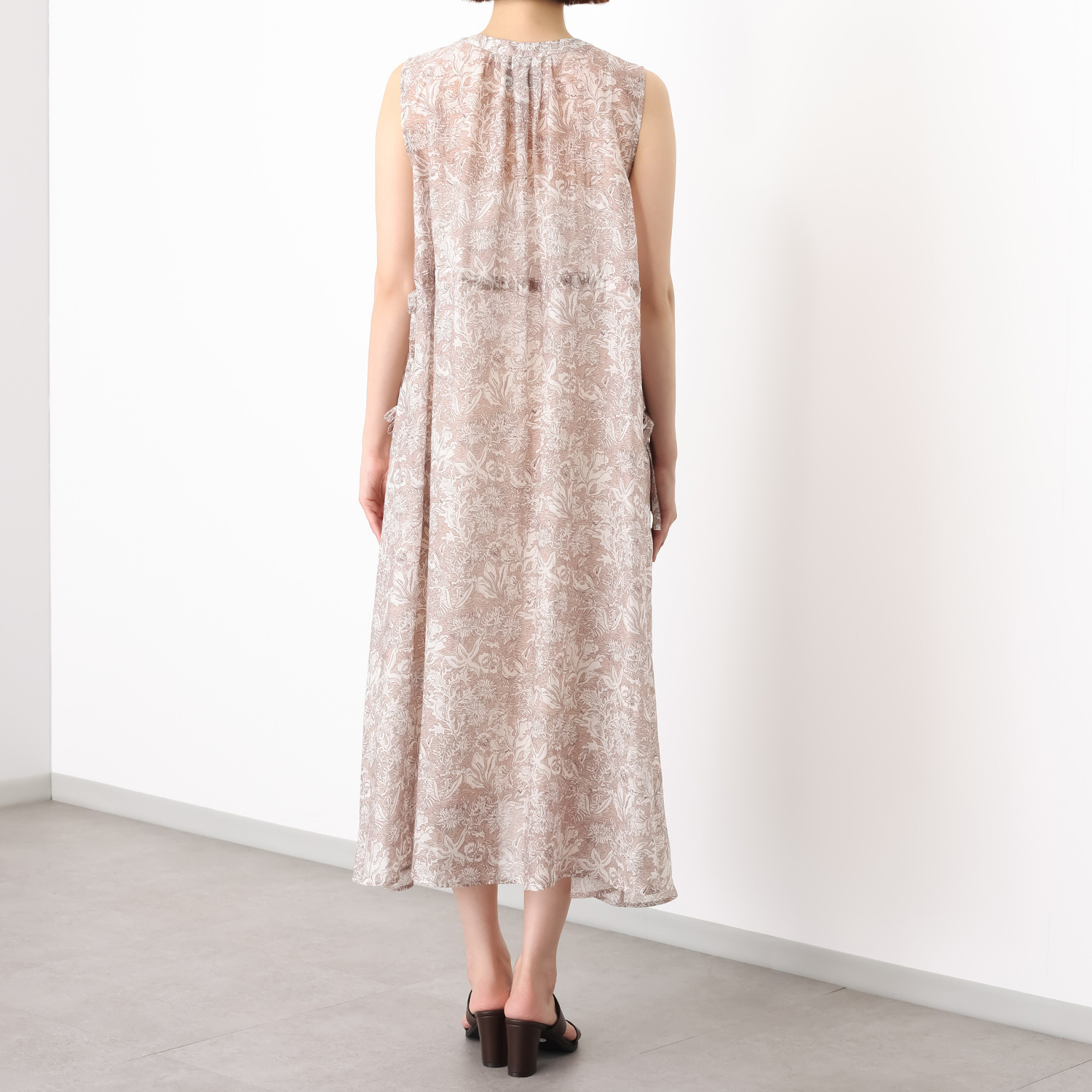 キリ　エ　キリ シャーリングデザイン プリントワンピース