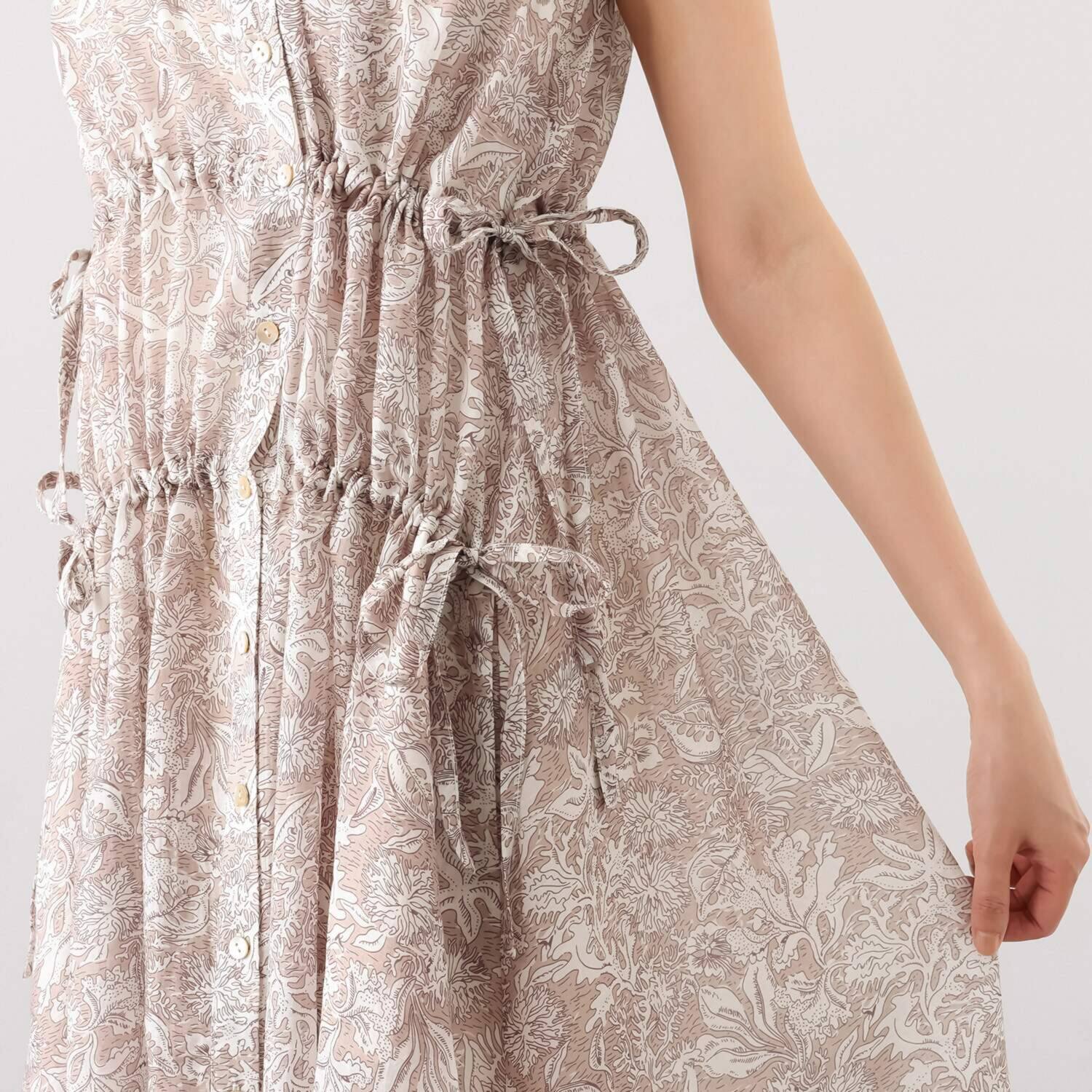 キリ　エ　キリ シャーリングデザイン プリントワンピース